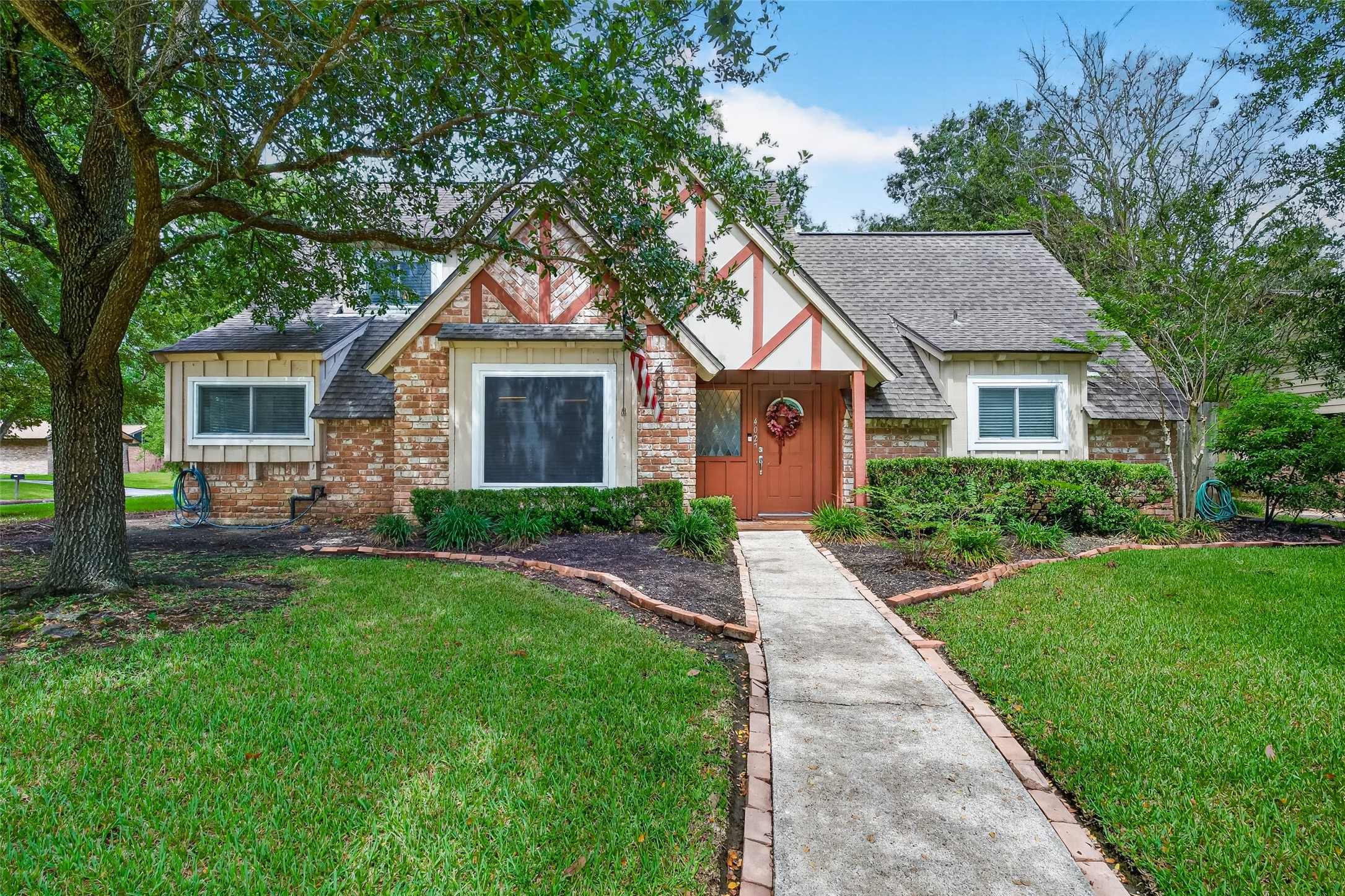 4027 Shady Springs Drive Property Photo 1