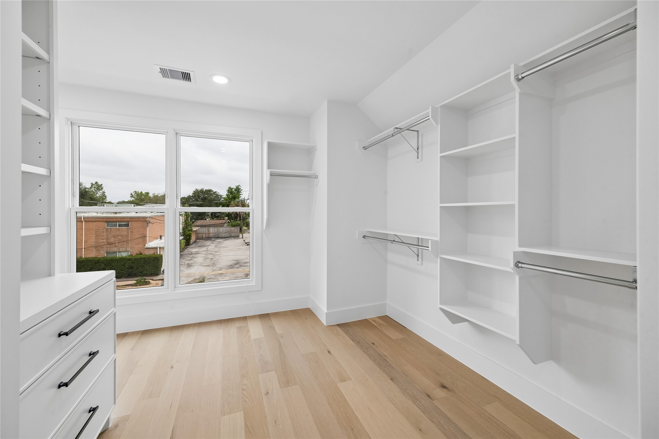 111 E 18th Street Property Photo 21