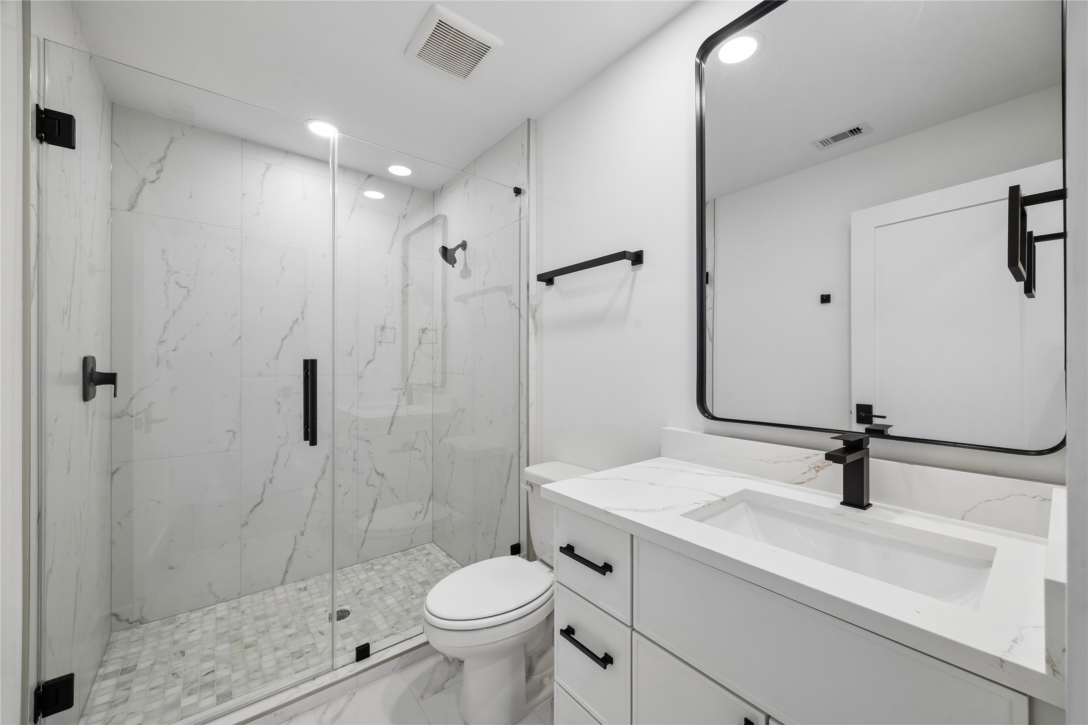 111 E 18th Street Property Photo 28