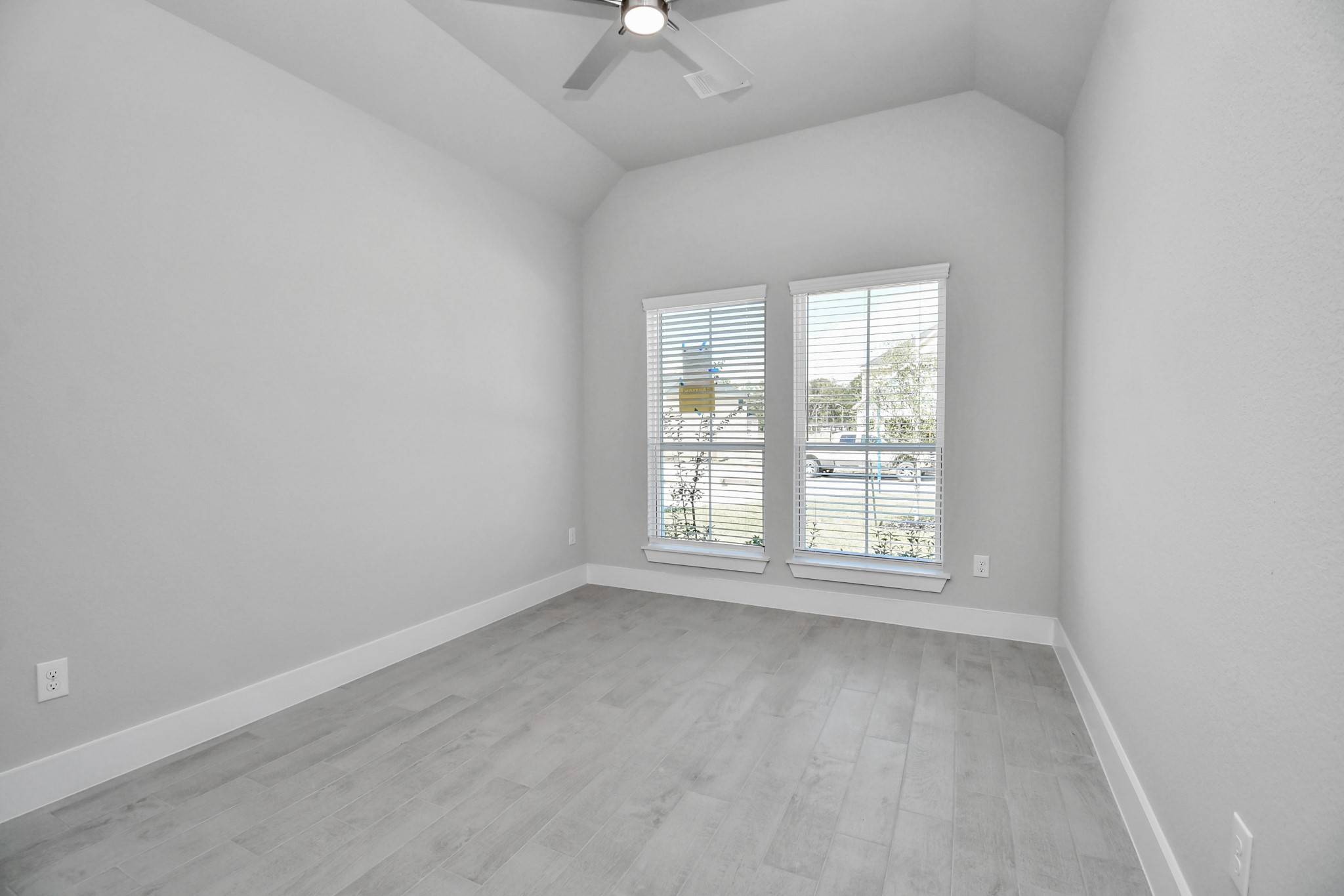 2032 Thimbleberry Lane Property Photo 6