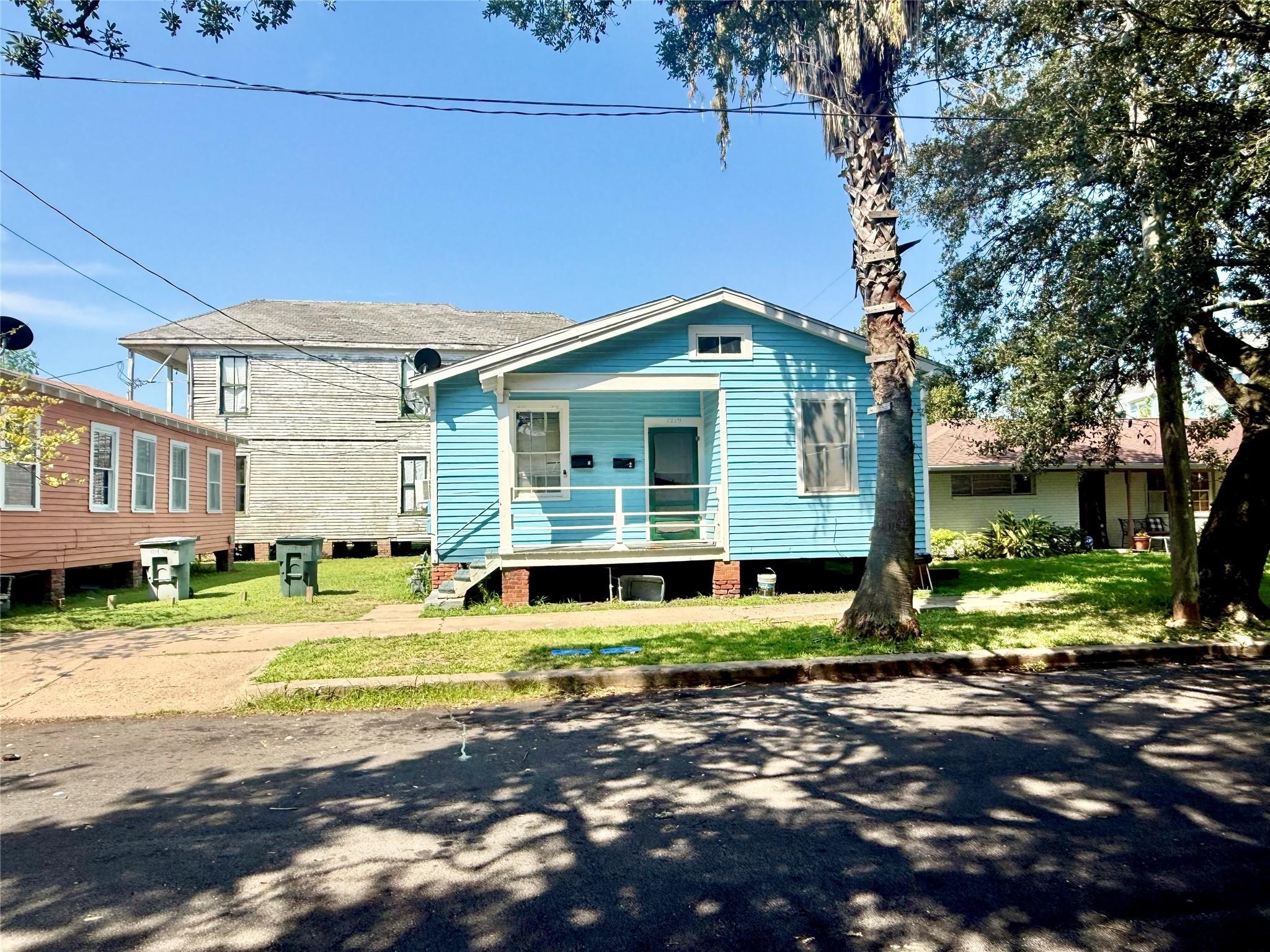 1219 34th Street Property Photo 1