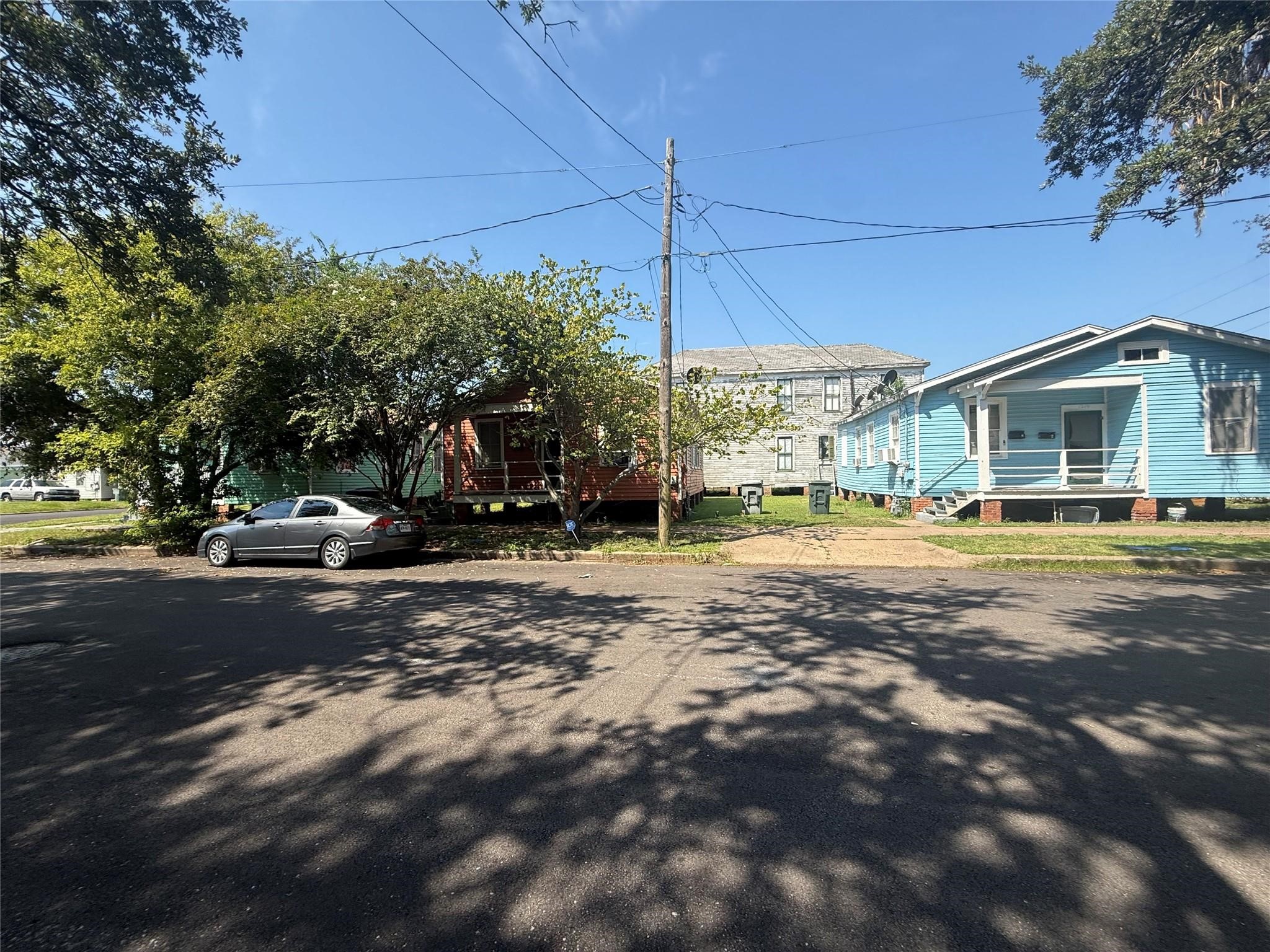 1219 34th Street Property Photo 2