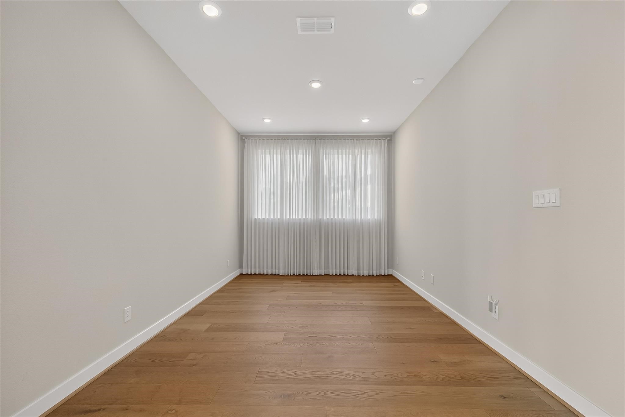 4906 Tanyard Manor Drive Property Photo 12