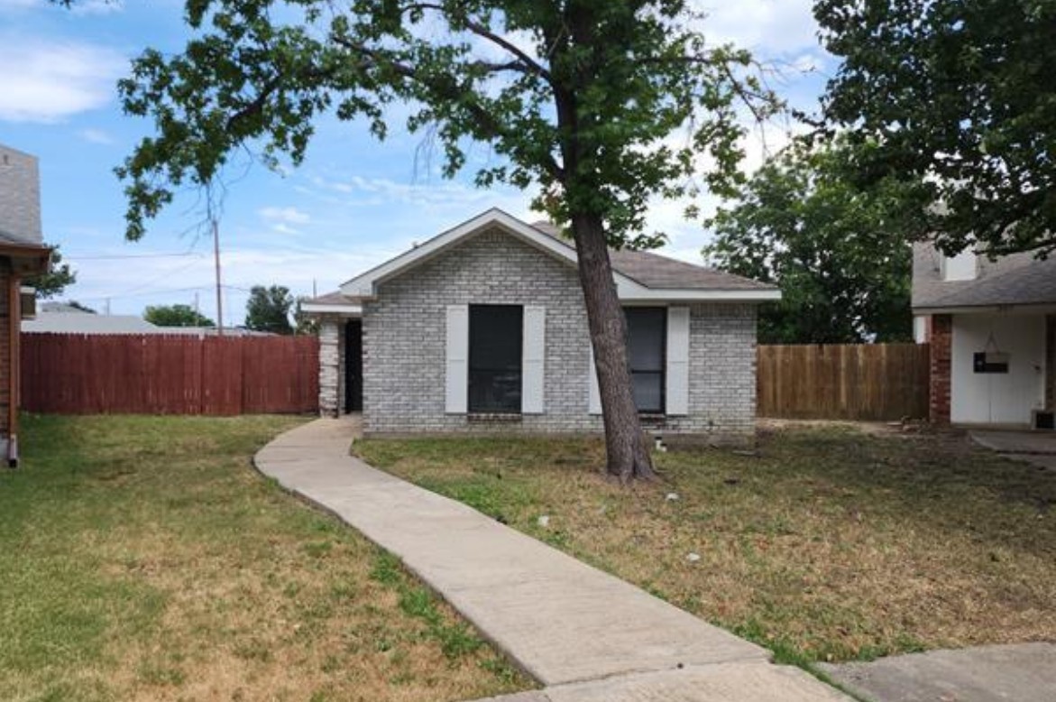 305 Meadow Court Property Photo 1