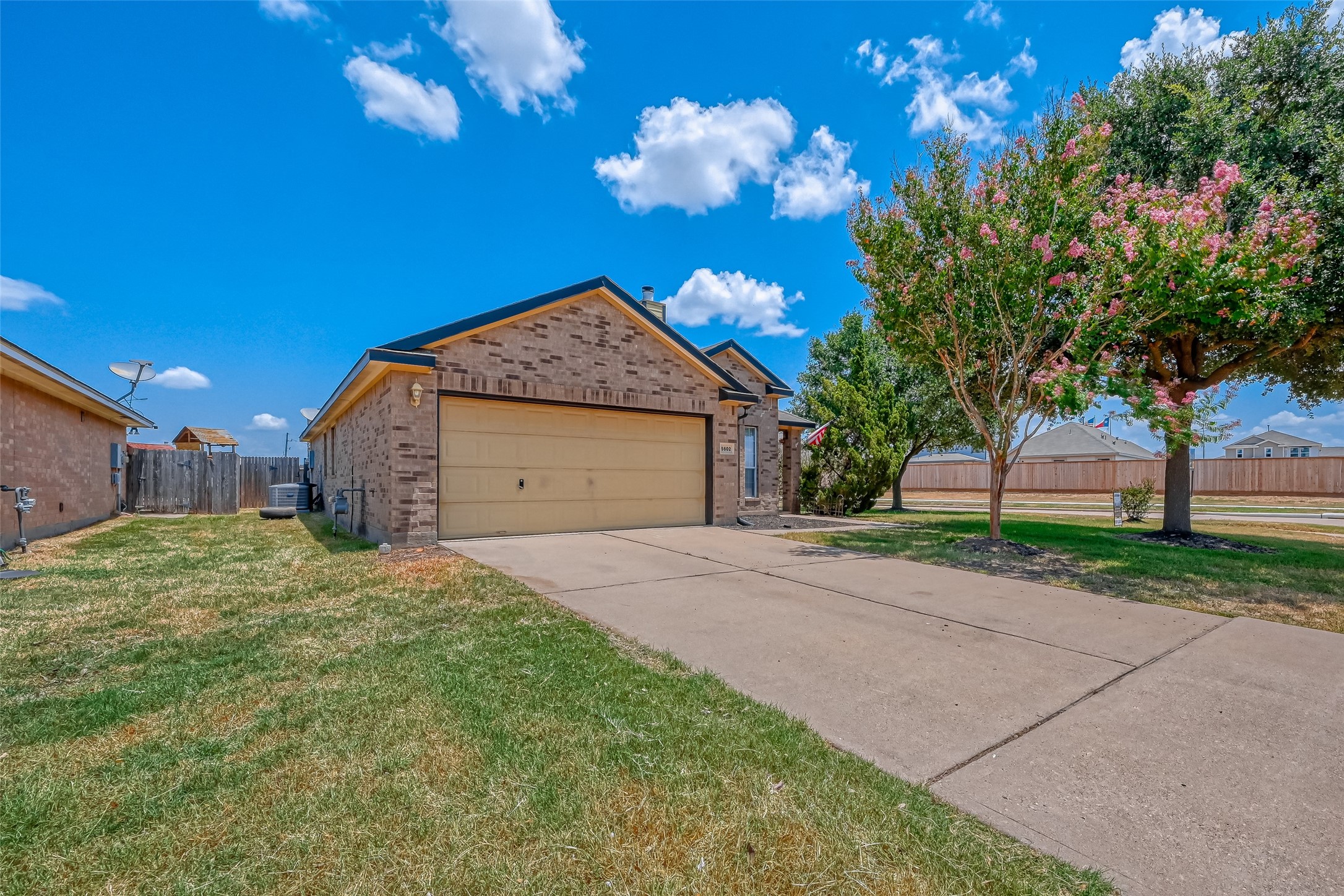 5602 Eagle Sky Boulevard Property Photo 2