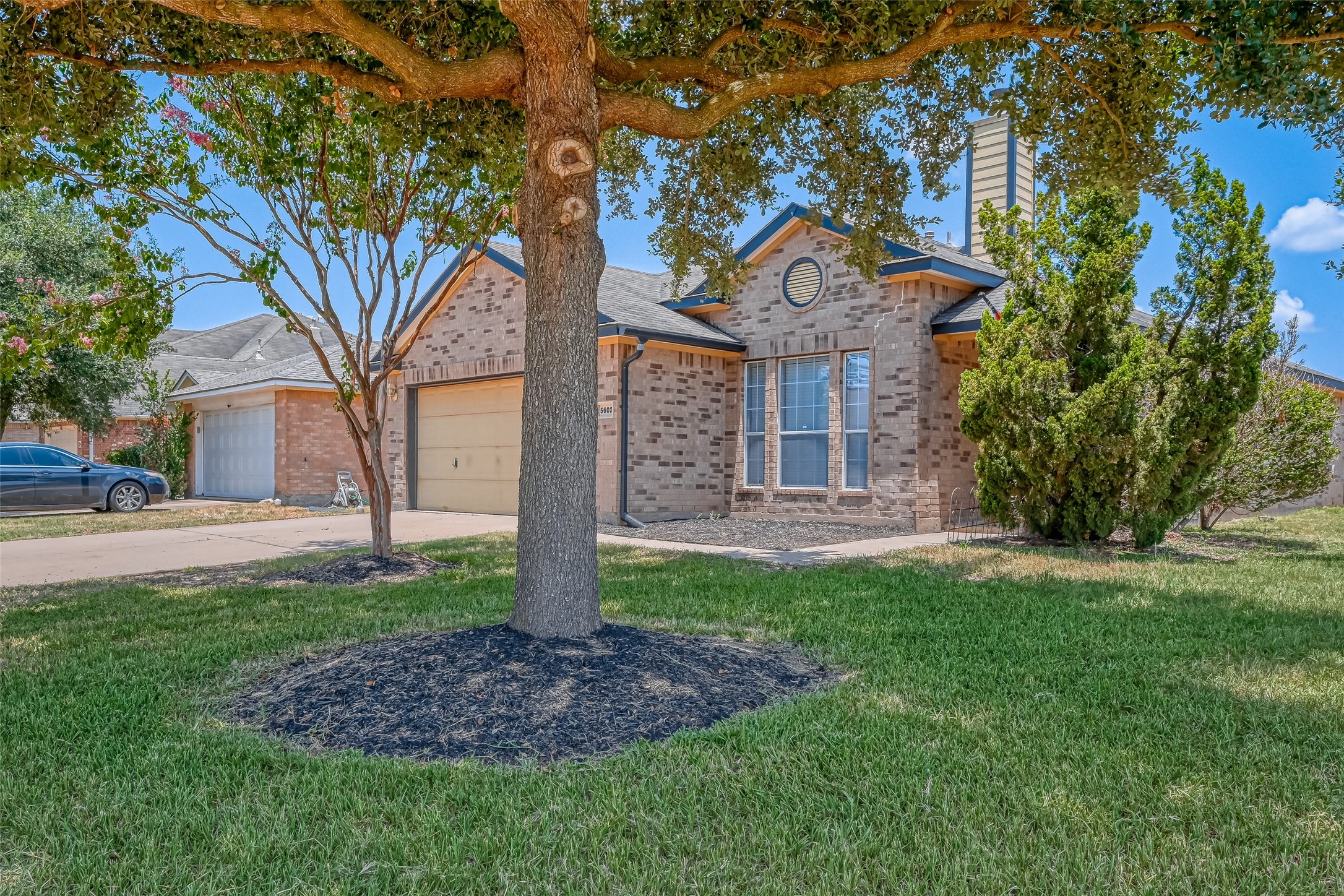 5602 Eagle Sky Boulevard Property Photo 6