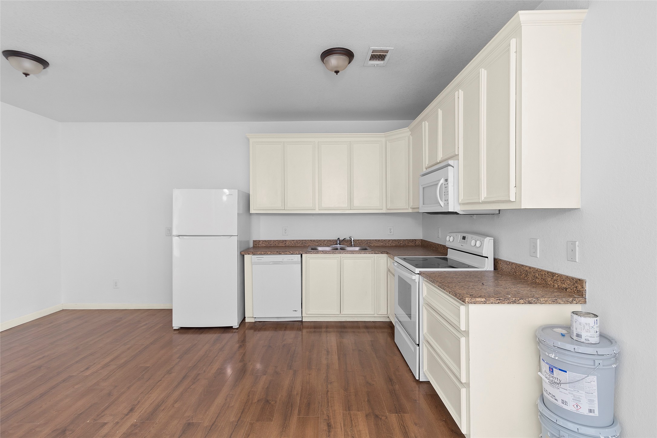 409 Beto St 7 Property Photo 6