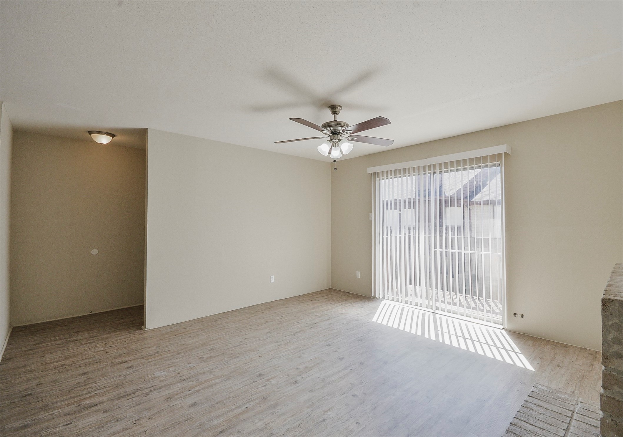 12905 Woodforest Bl 704 Property Photo 5