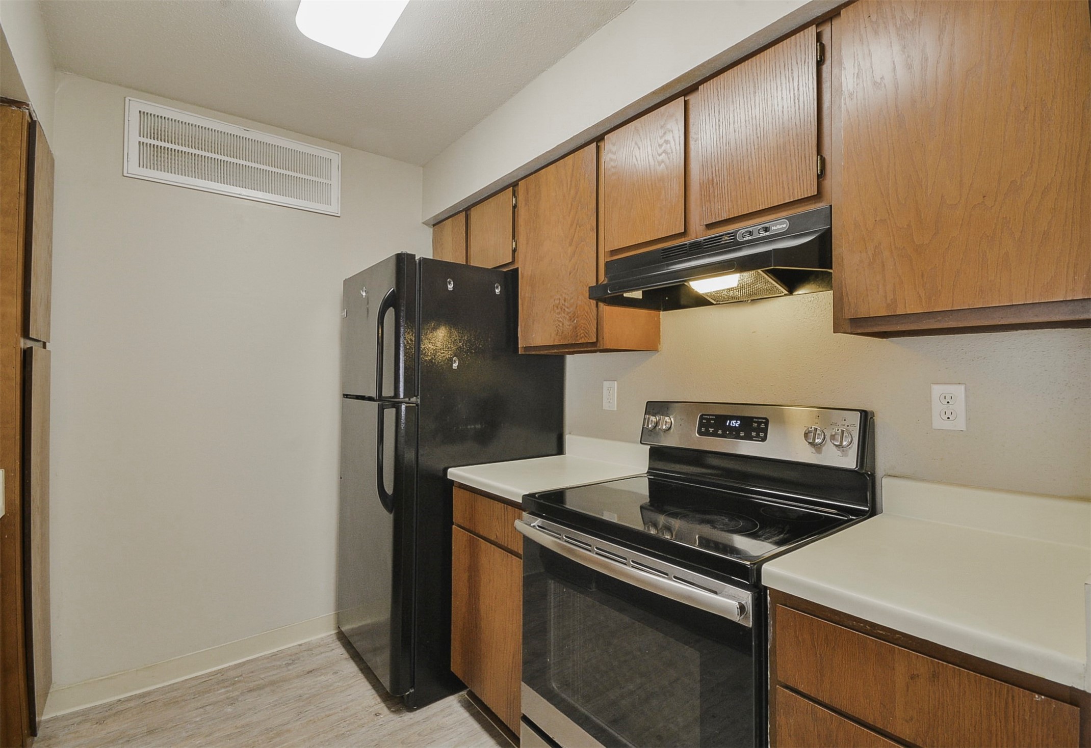 12905 Woodforest Bl 704 Property Photo 9