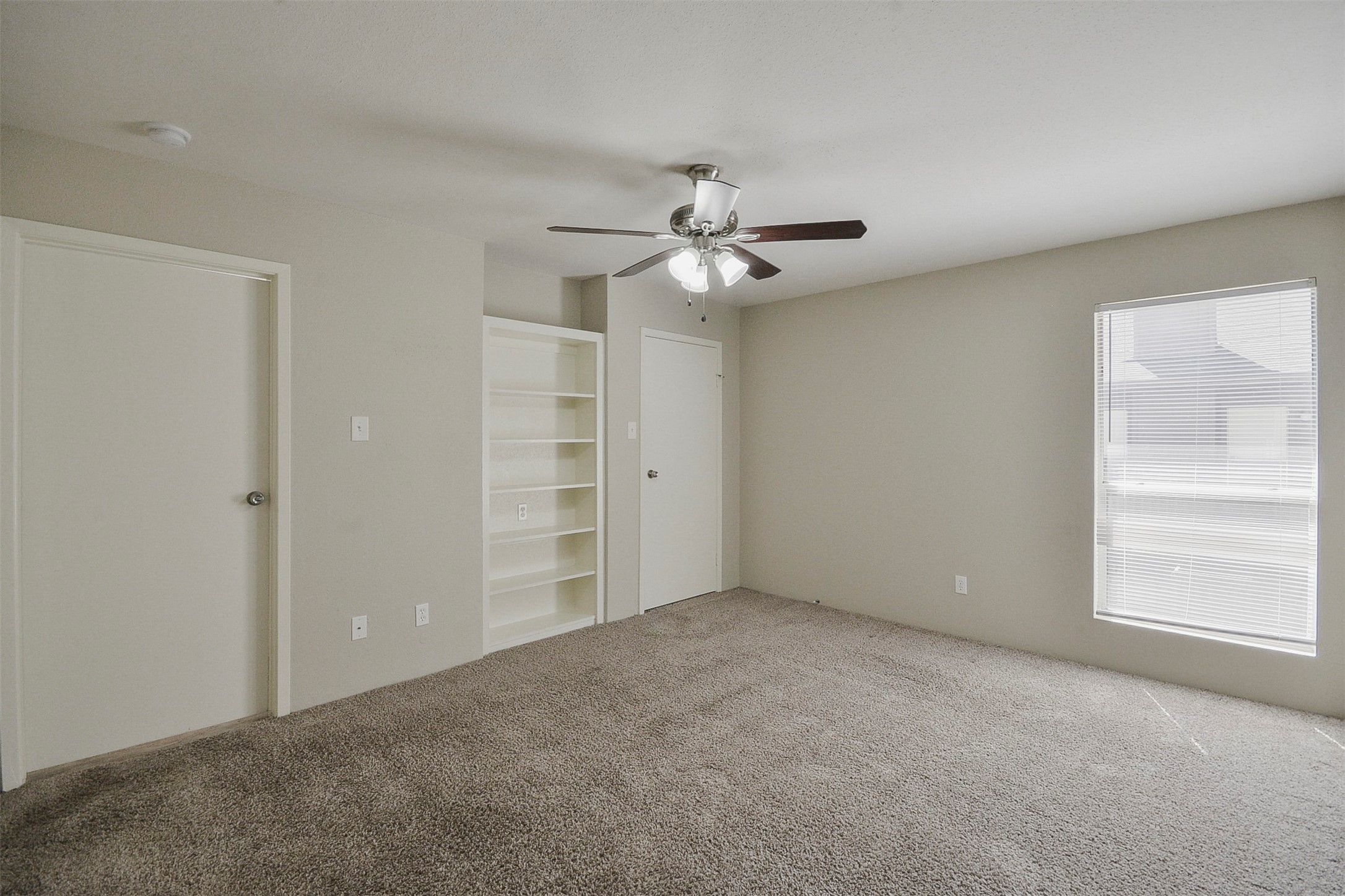 12905 Woodforest Bl 704 Property Photo 15