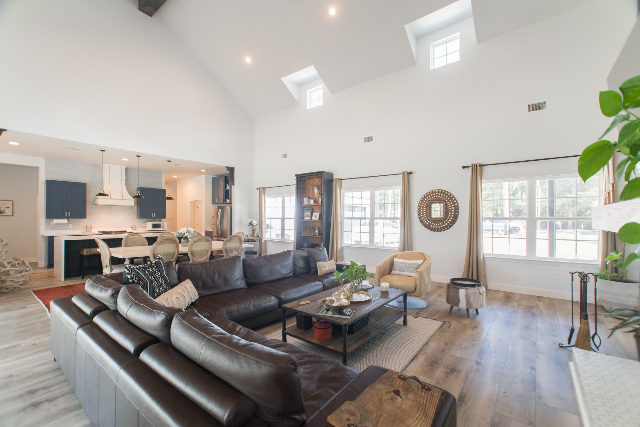 5 W Forest Court Property Photo 9