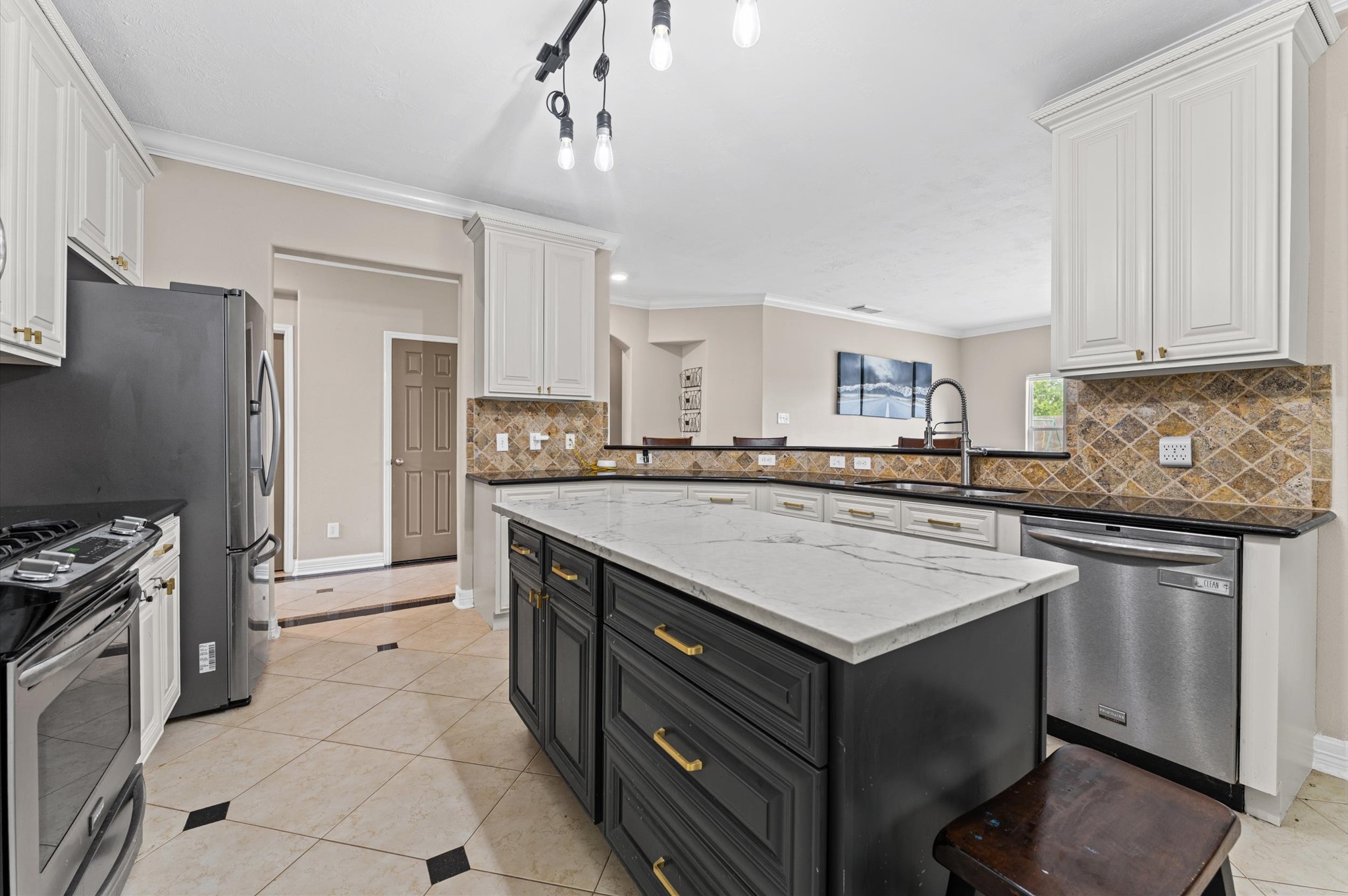 25806 Chapman Falls Drive Property Photo 7