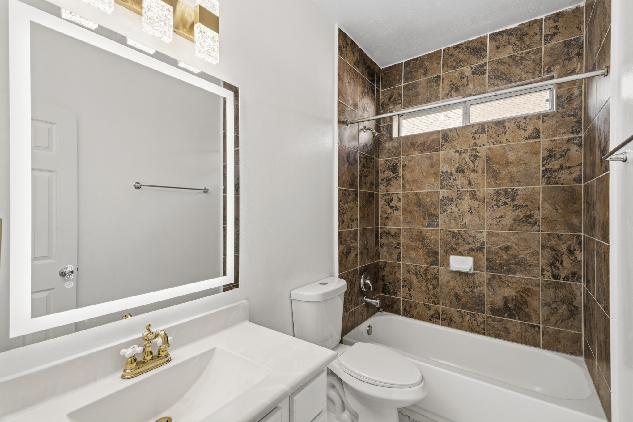21635 Alta Peak Way Property Photo 6