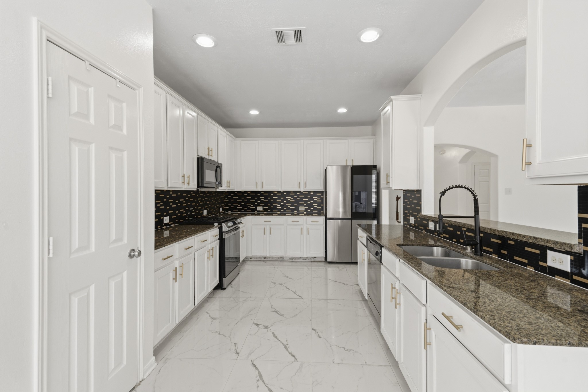 21635 Alta Peak Way Property Photo 18