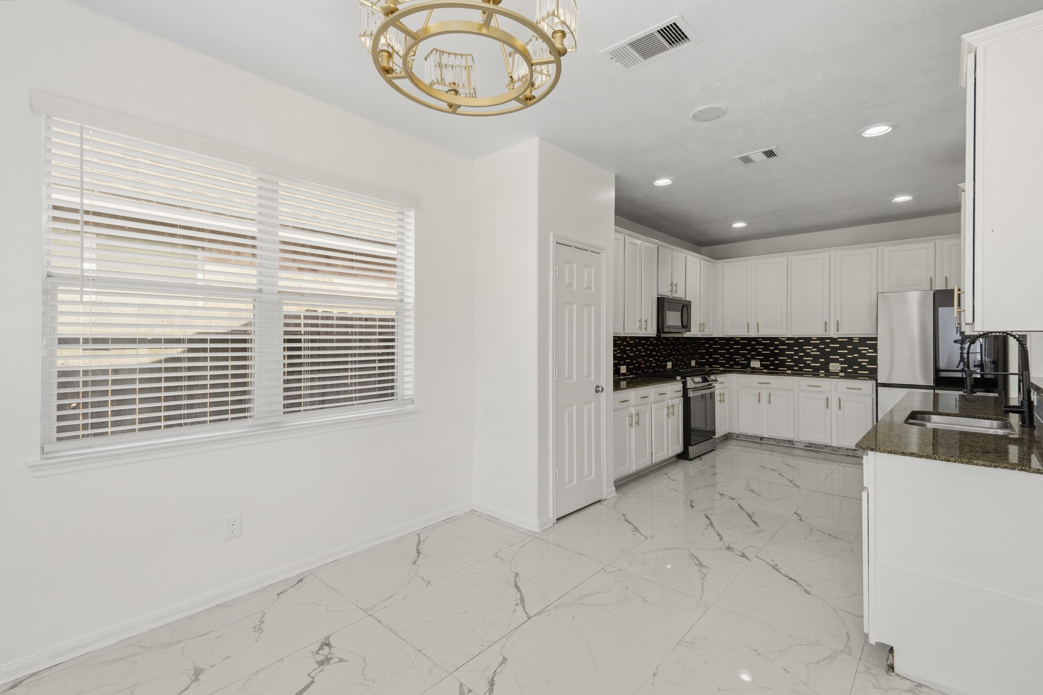 21635 Alta Peak Way Property Photo 21