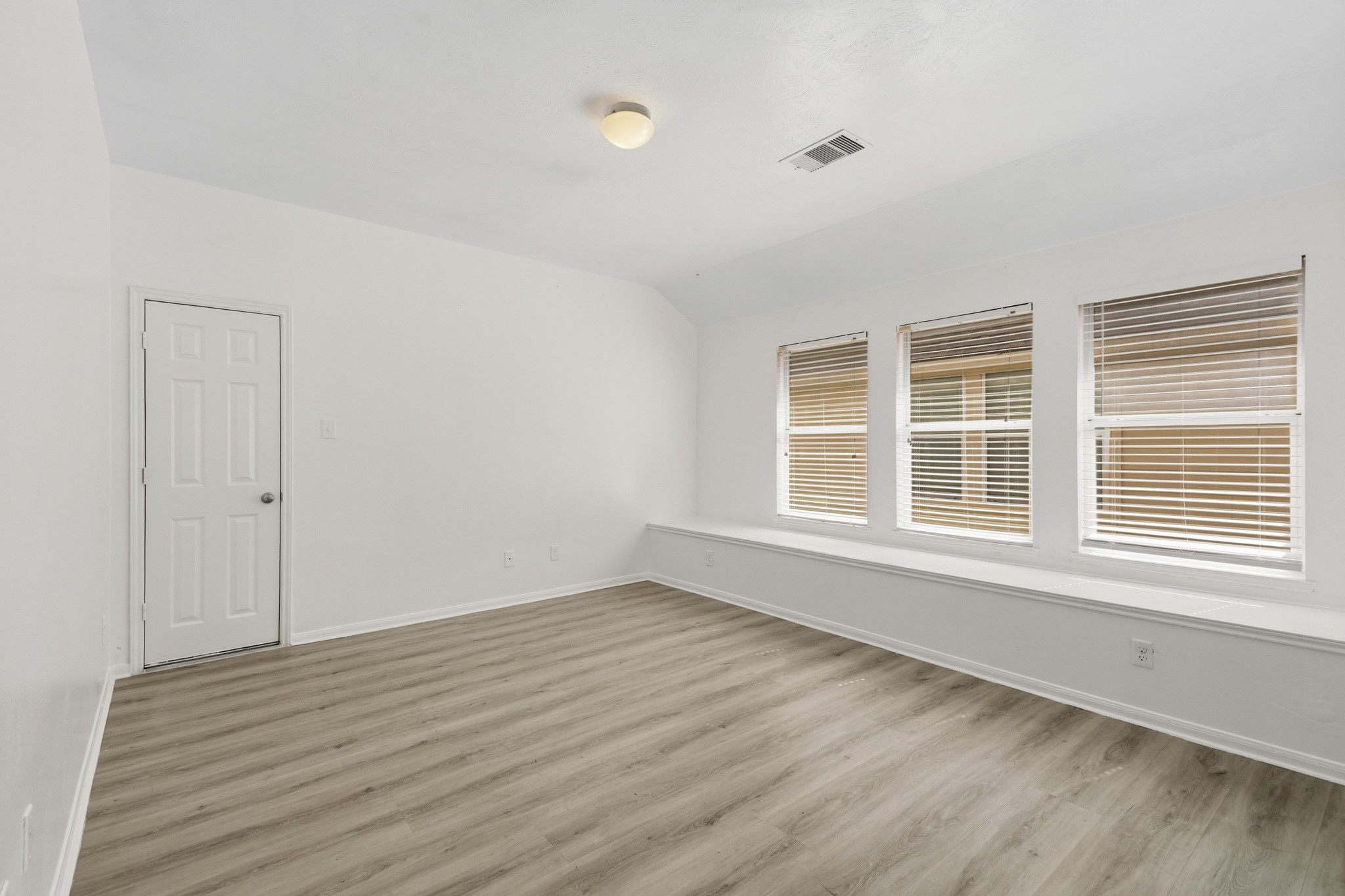 21635 Alta Peak Way Property Photo 22