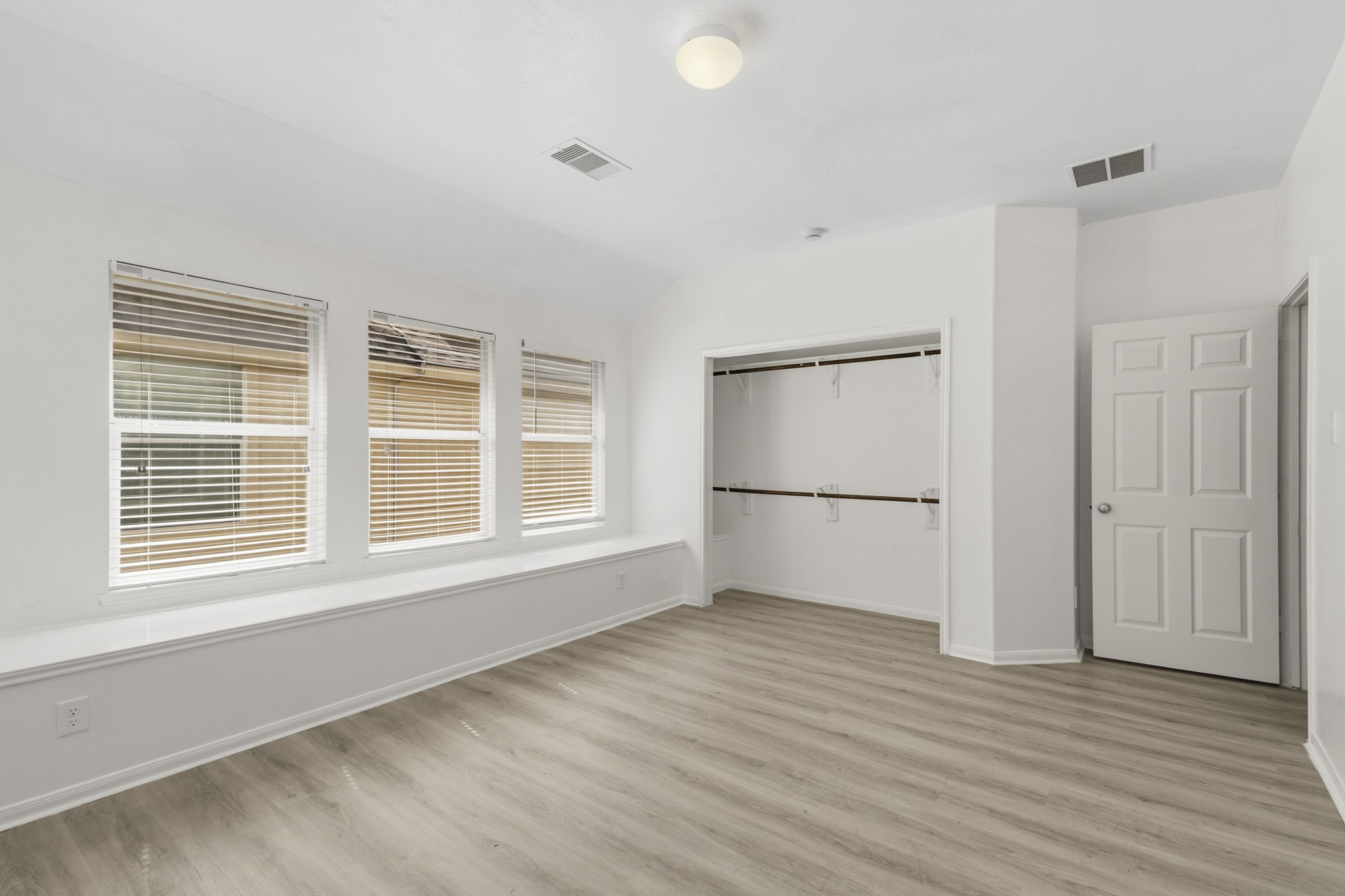 21635 Alta Peak Way Property Photo 23