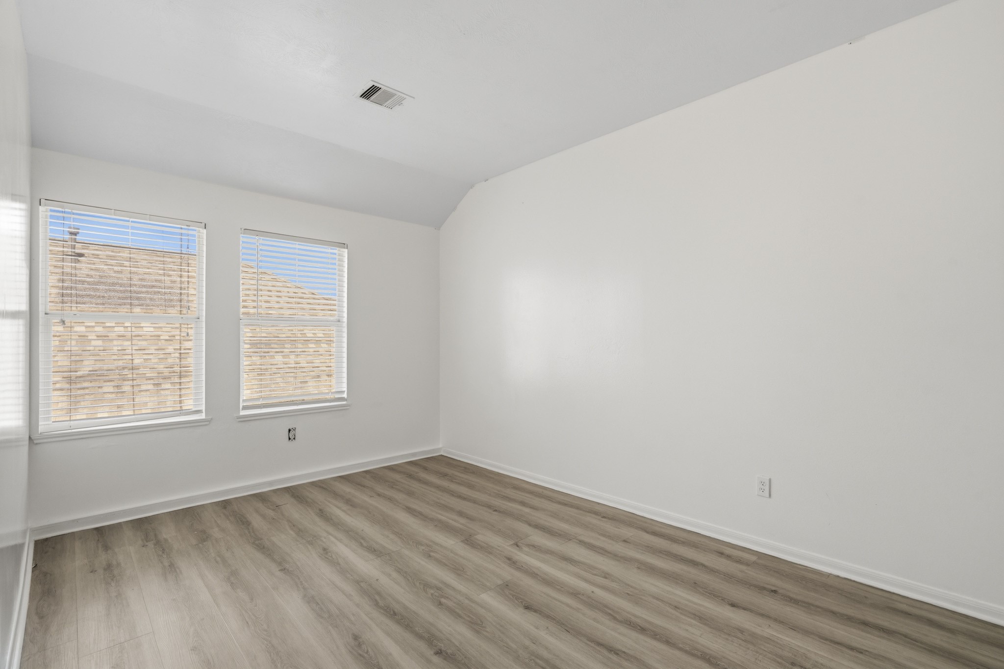 21635 Alta Peak Way Property Photo 26