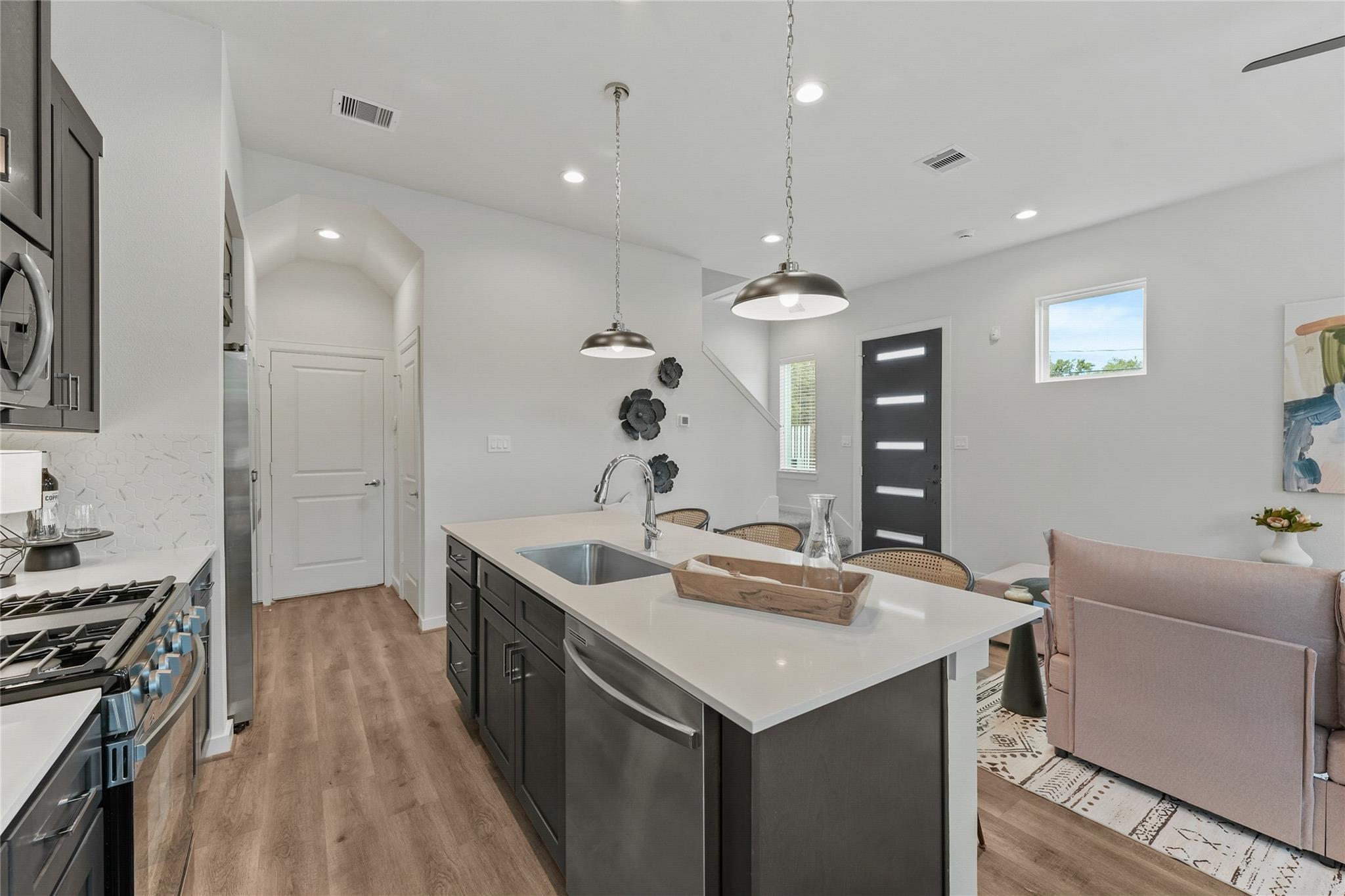 2106 Dewalt Street # A, Houston Tx 77088 Property Photo 6