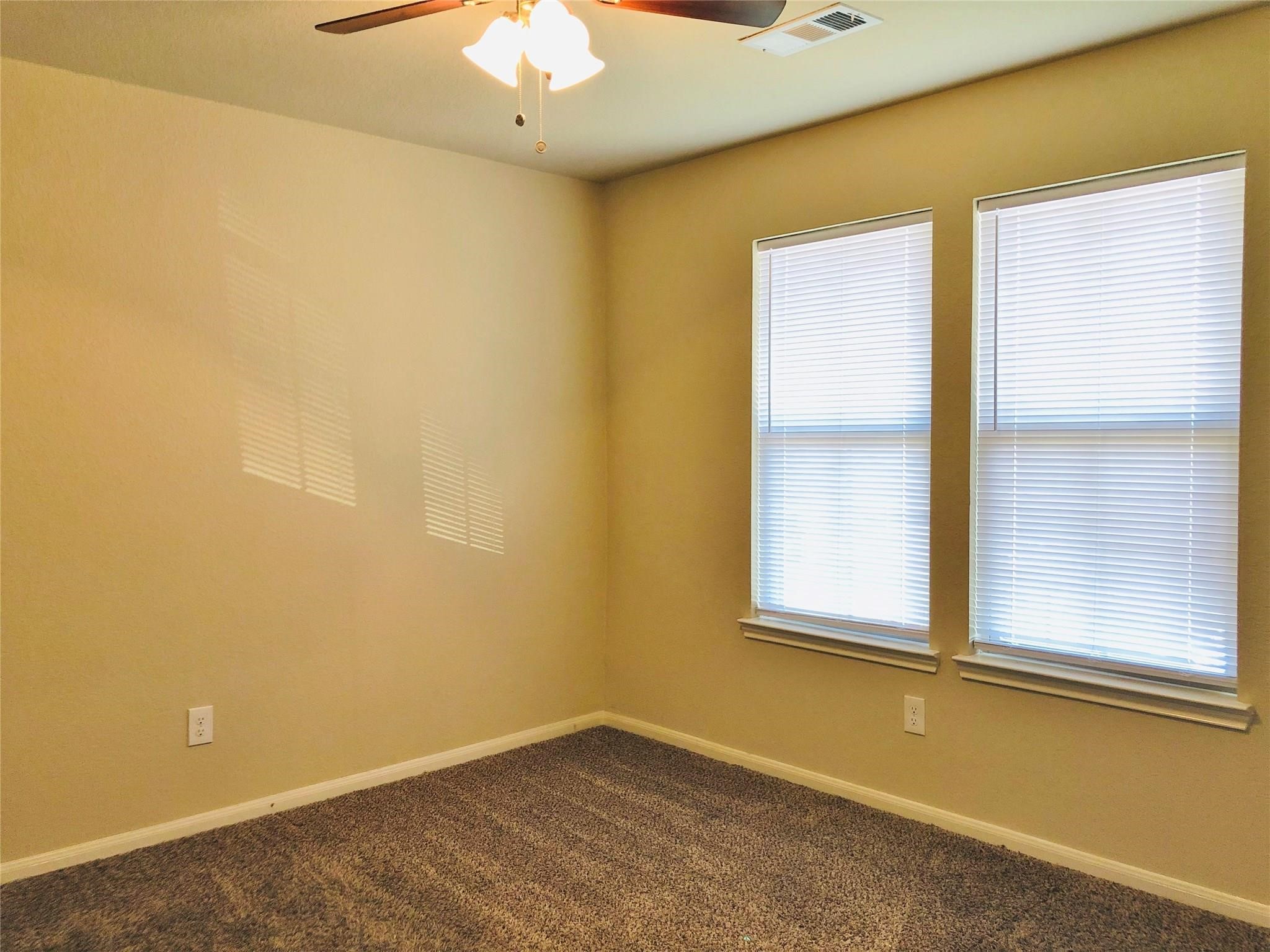 2512 S Houston Avenue D Property Photo 6