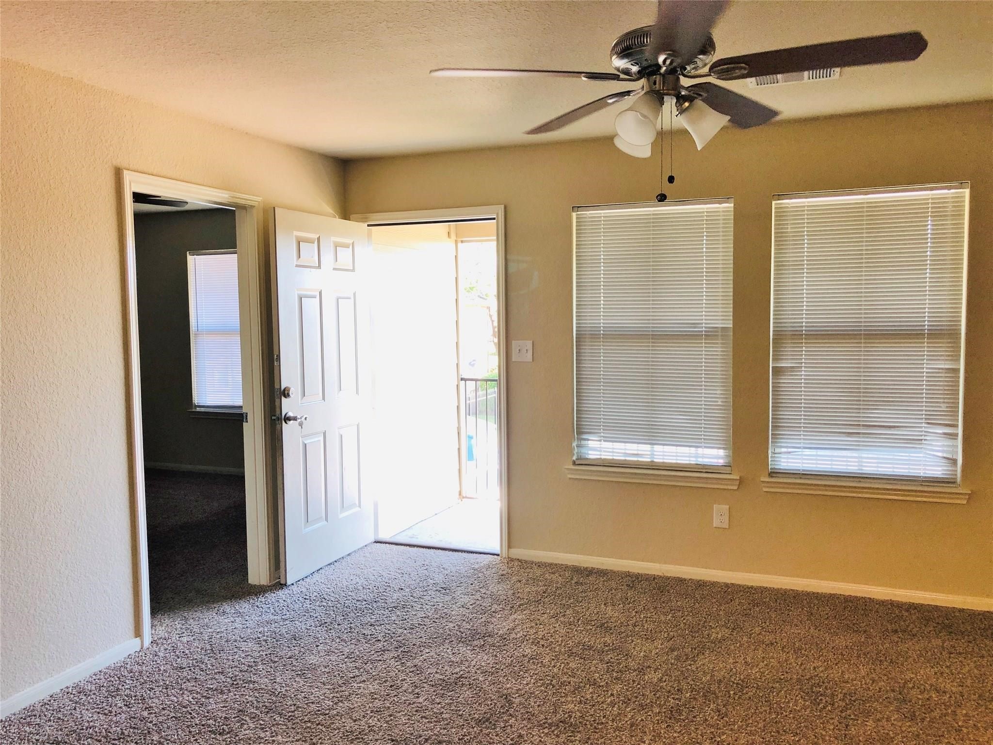 2512 S Houston Avenue D Property Photo 7