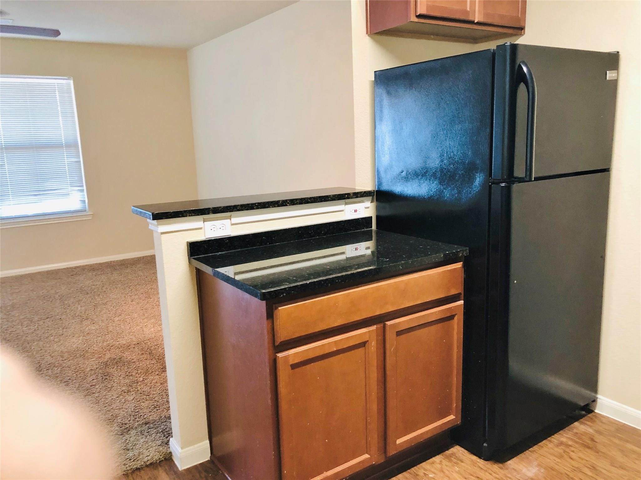 2512 S Houston Avenue D Property Photo 8