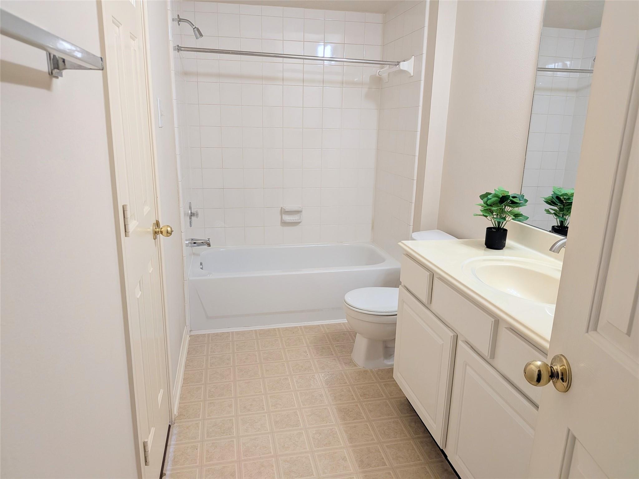 14411 Berrington Drive Property Photo 18