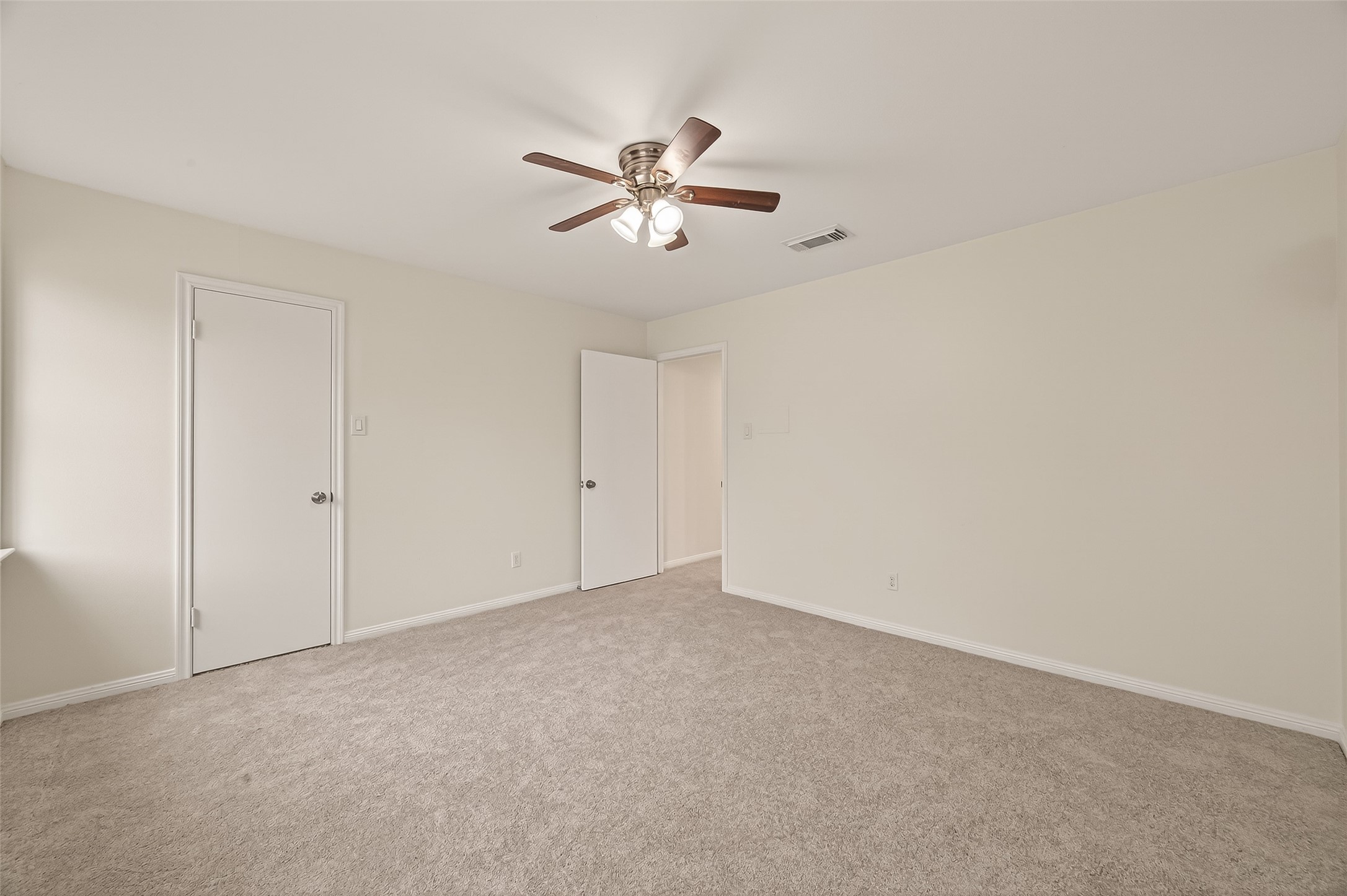 422 Willow Vista Drive Property Photo 27
