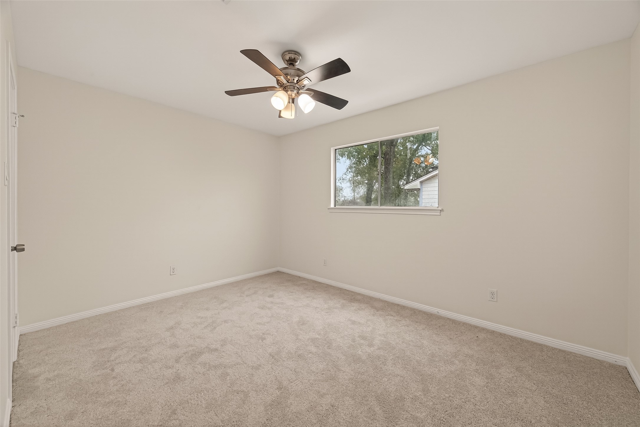 422 Willow Vista Drive Property Photo 29
