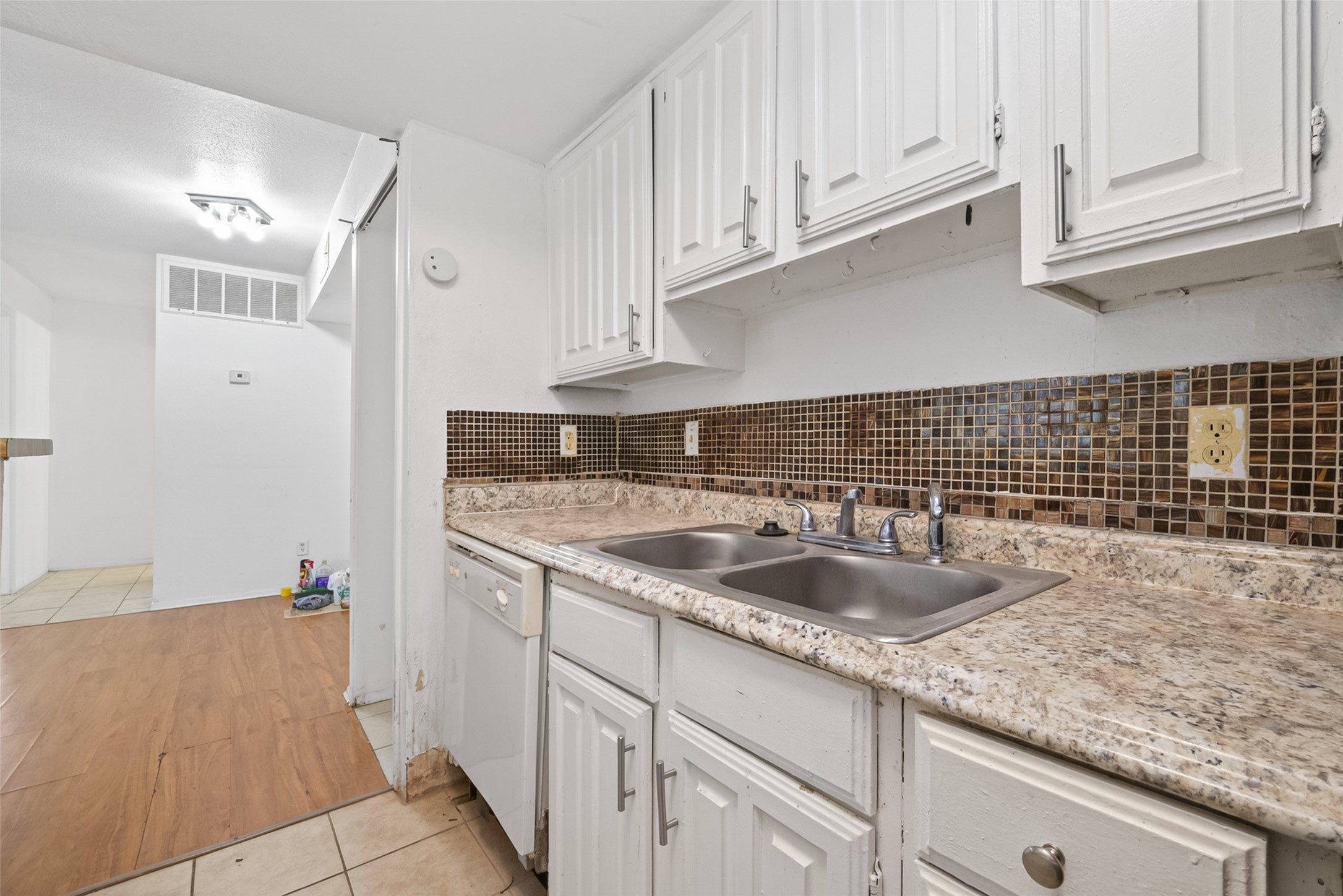 6001 Reims Road 802 Property Photo 11
