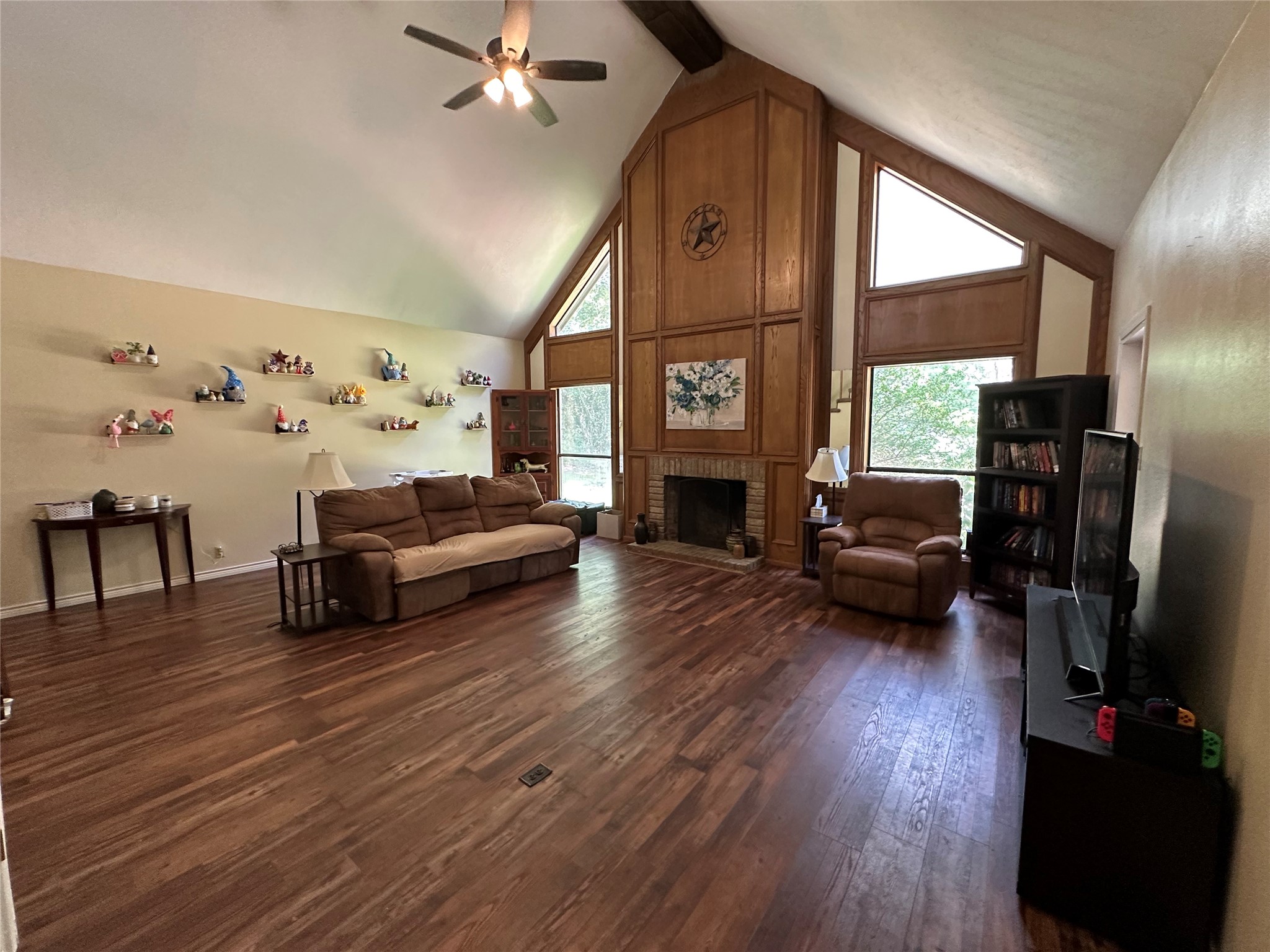 180 Laurie Lane Property Photo 1
