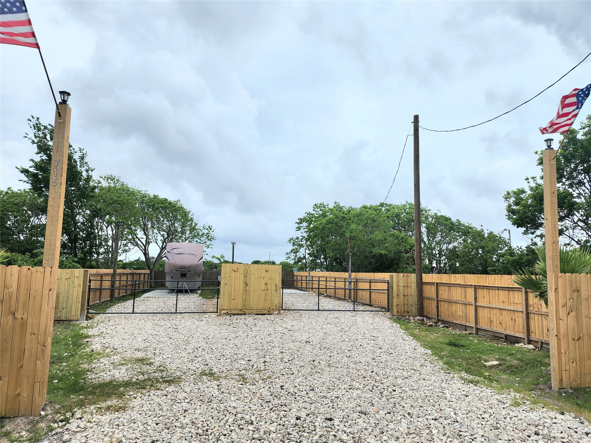 715 9th Street Property Photo 8