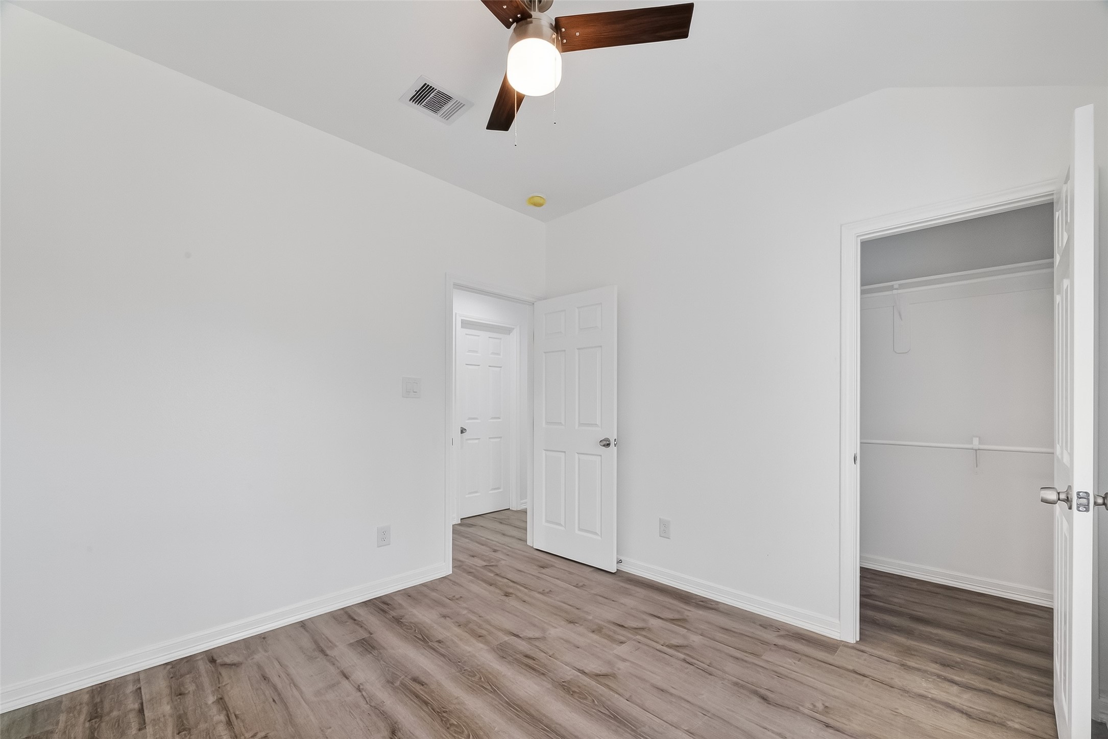 7725 Hoffman Street A B Property Photo 10