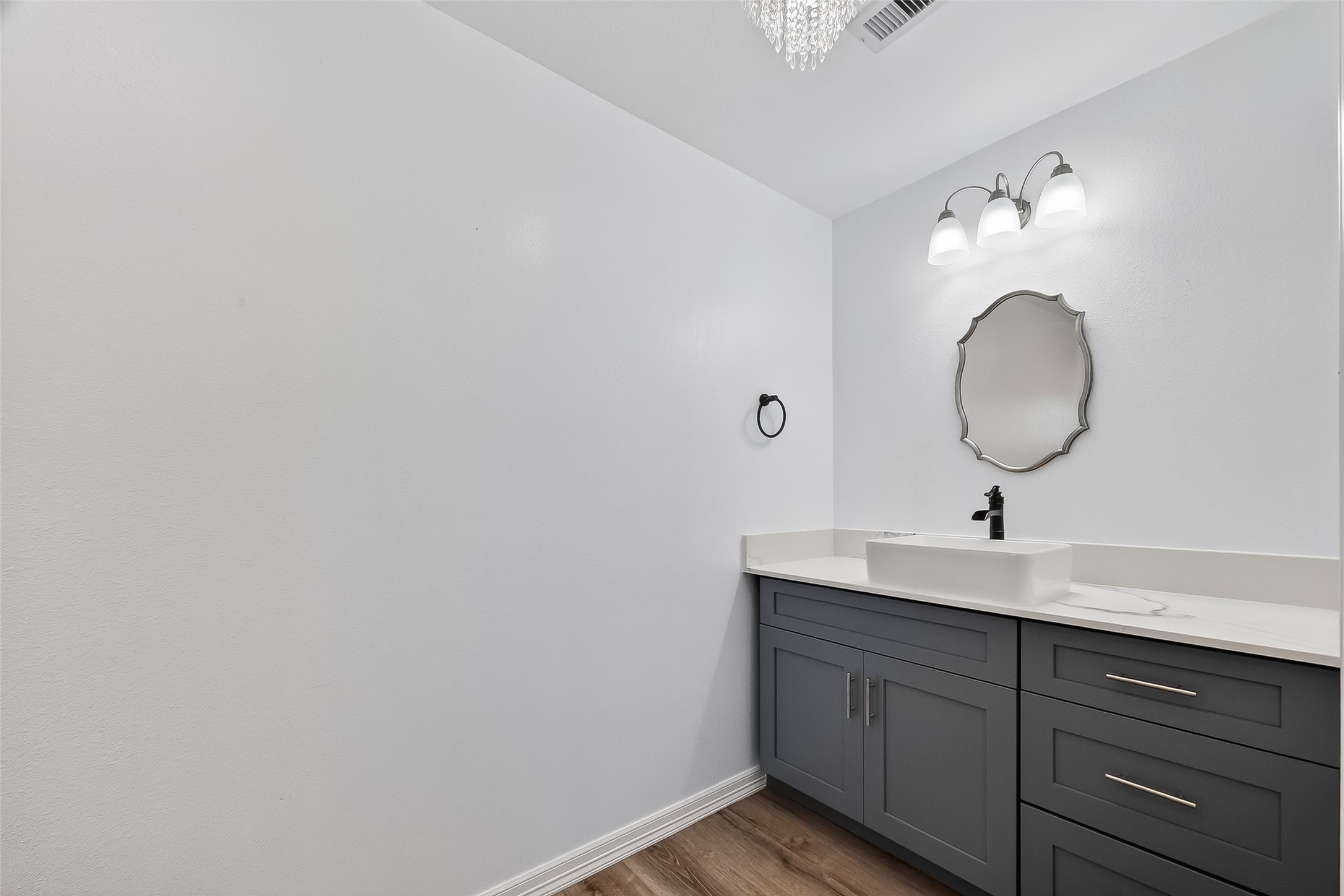 7725 Hoffman Street A B Property Photo 18