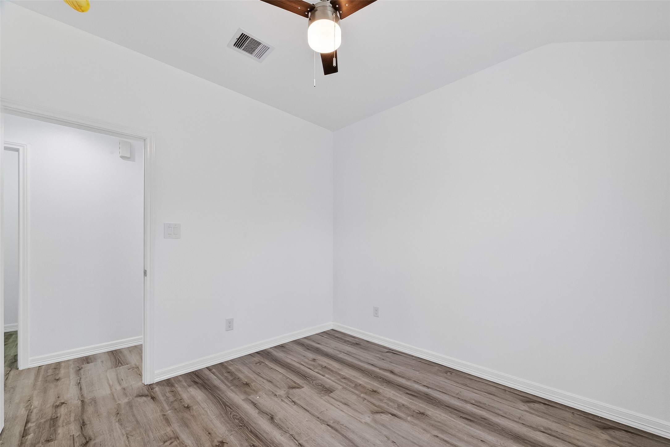 7725 Hoffman Street A B Property Photo 27