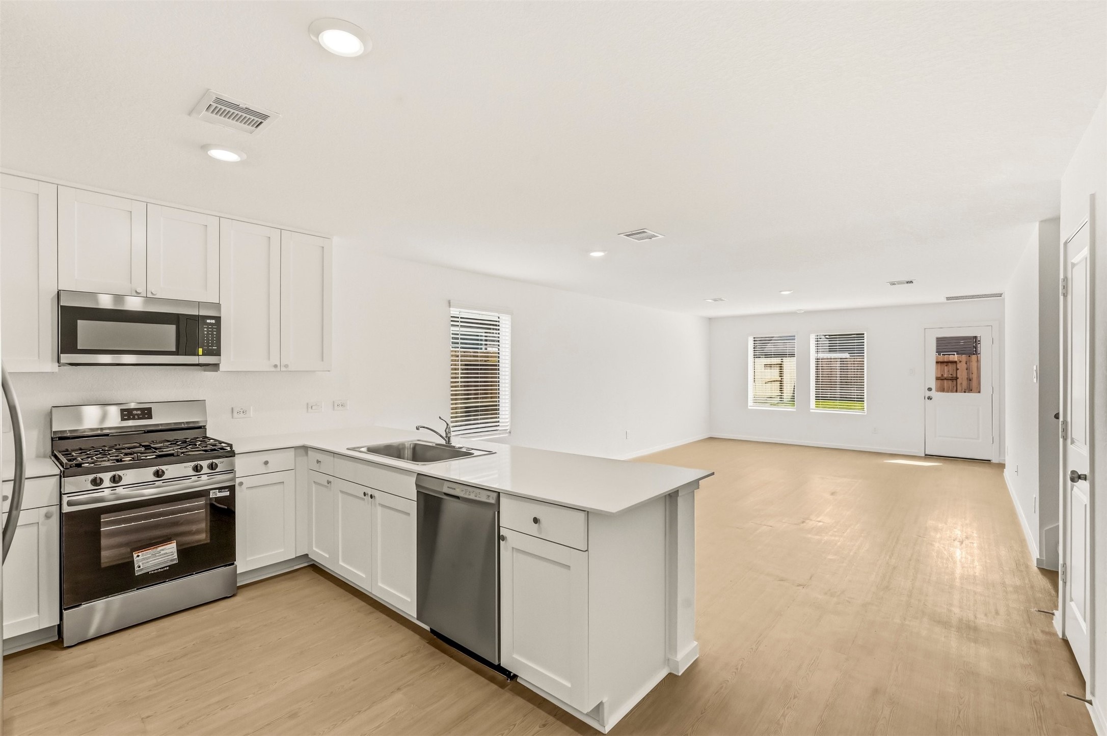 6034 Ash Willow Court Property Photo 4