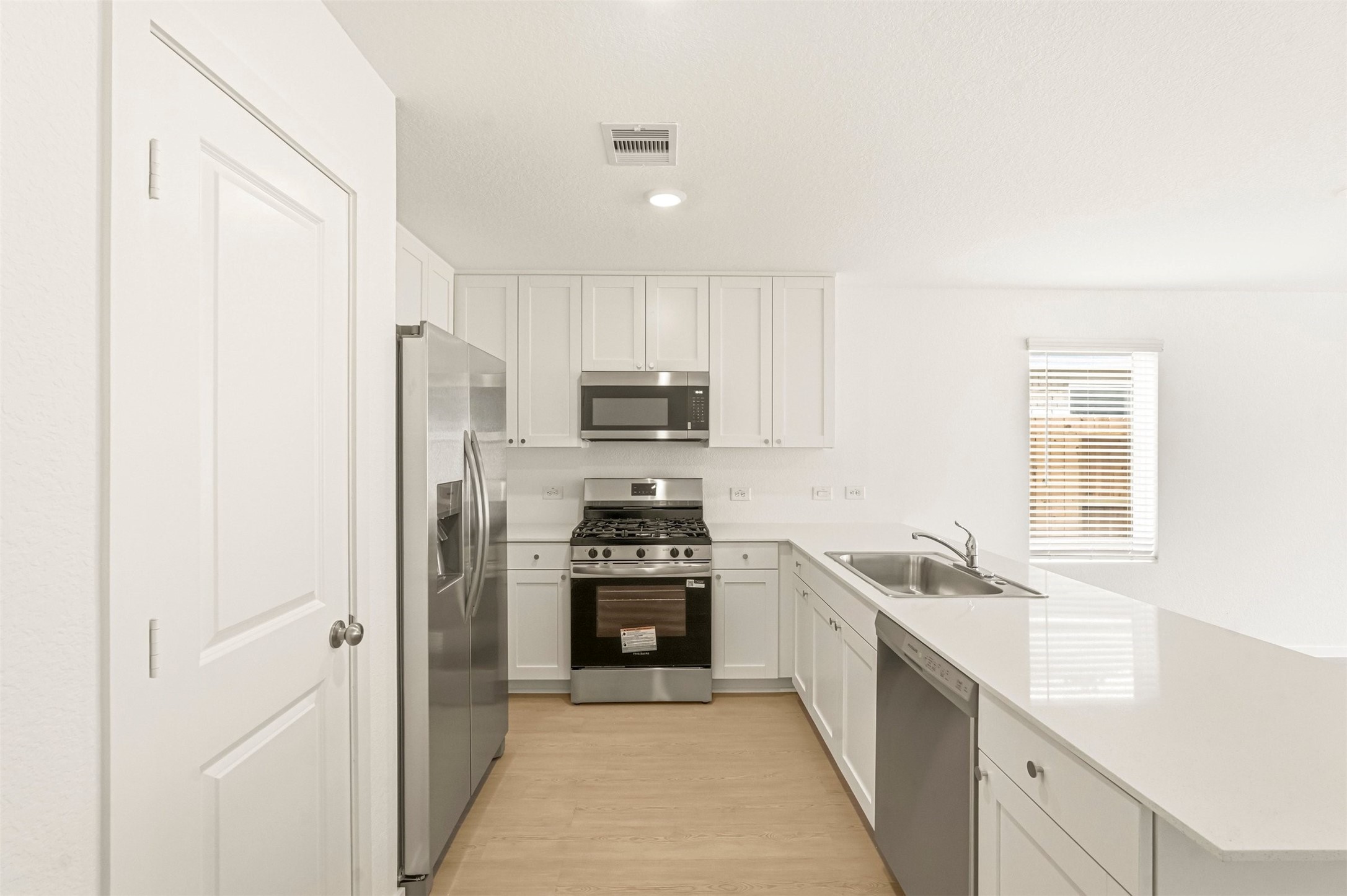 6034 Ash Willow Court Property Photo 5