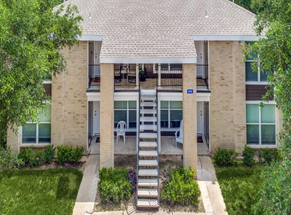 1013 Gunnison Street Property Photo 1