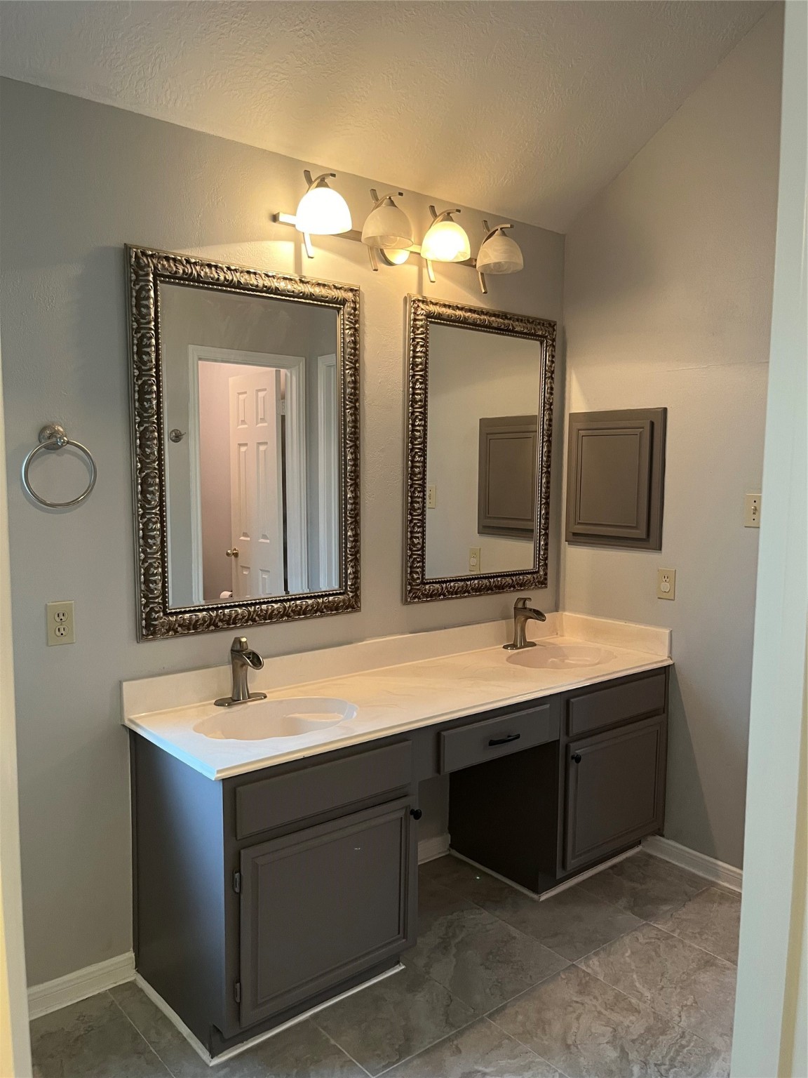 11302 Meadowchase Drive Property Photo 13