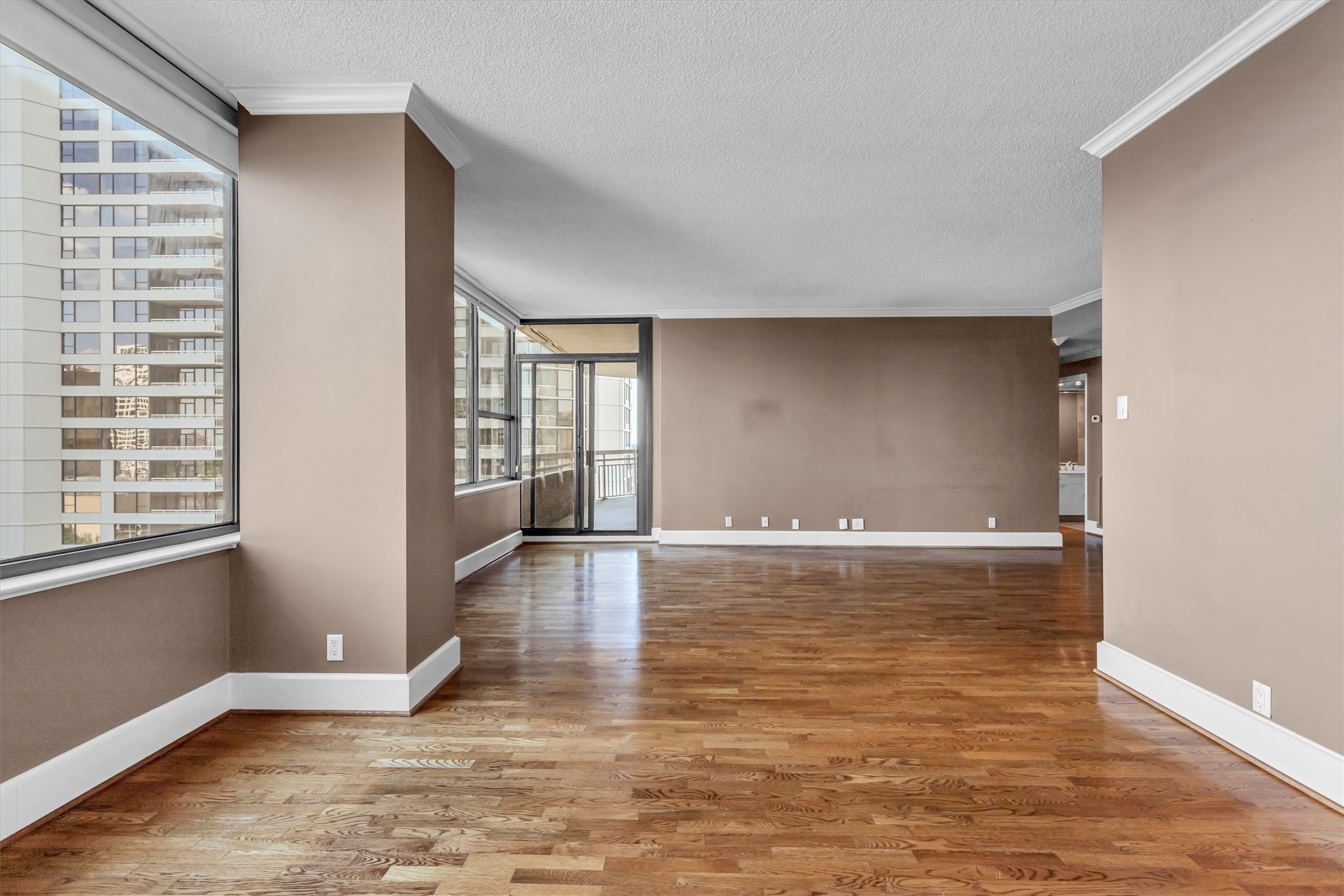 14 Greenway Plaza 9o Property Photo 3