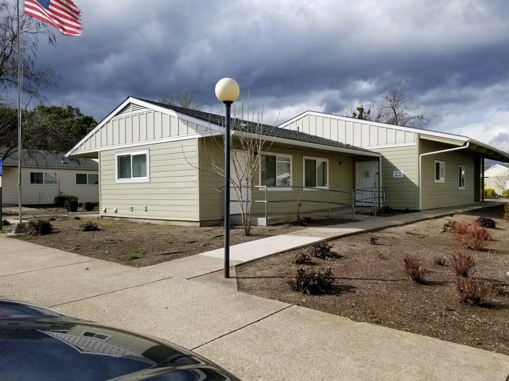 233 Eva Wy Property Photo 1