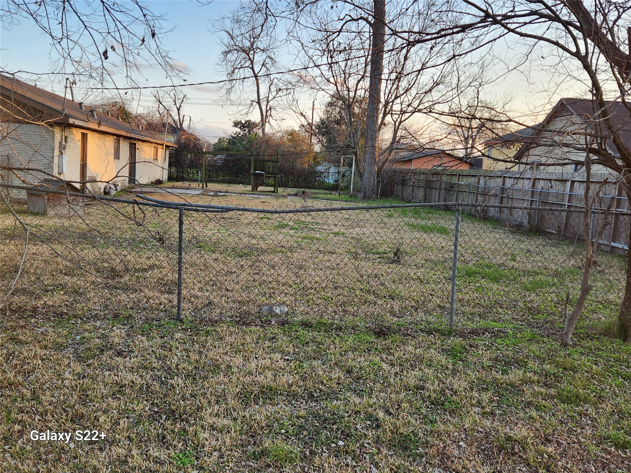 9411 Lomax Street Property Photo 5