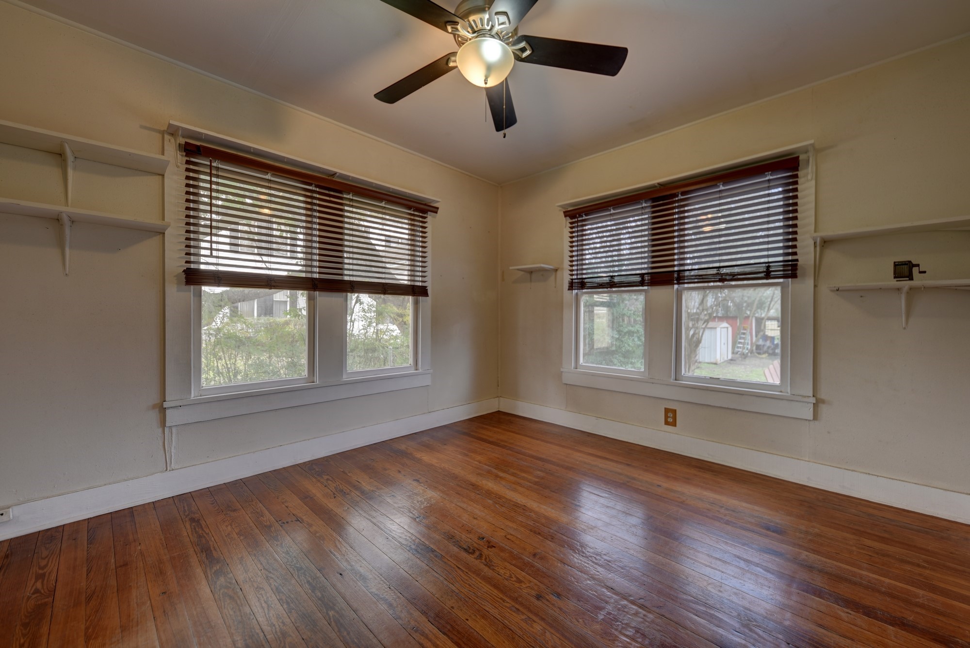 239 N Monroe Property Photo 18