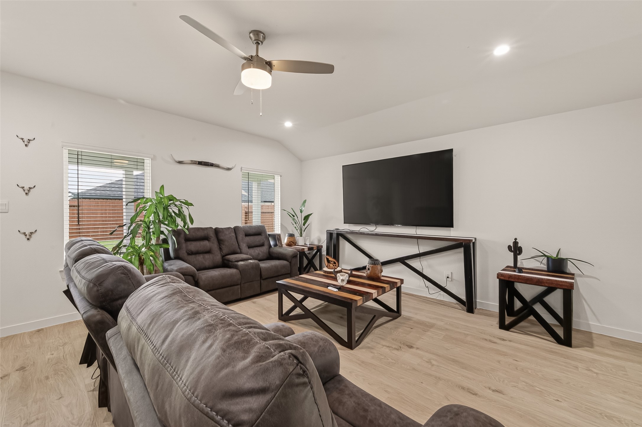 30518 White Cliff Court Property Photo 6