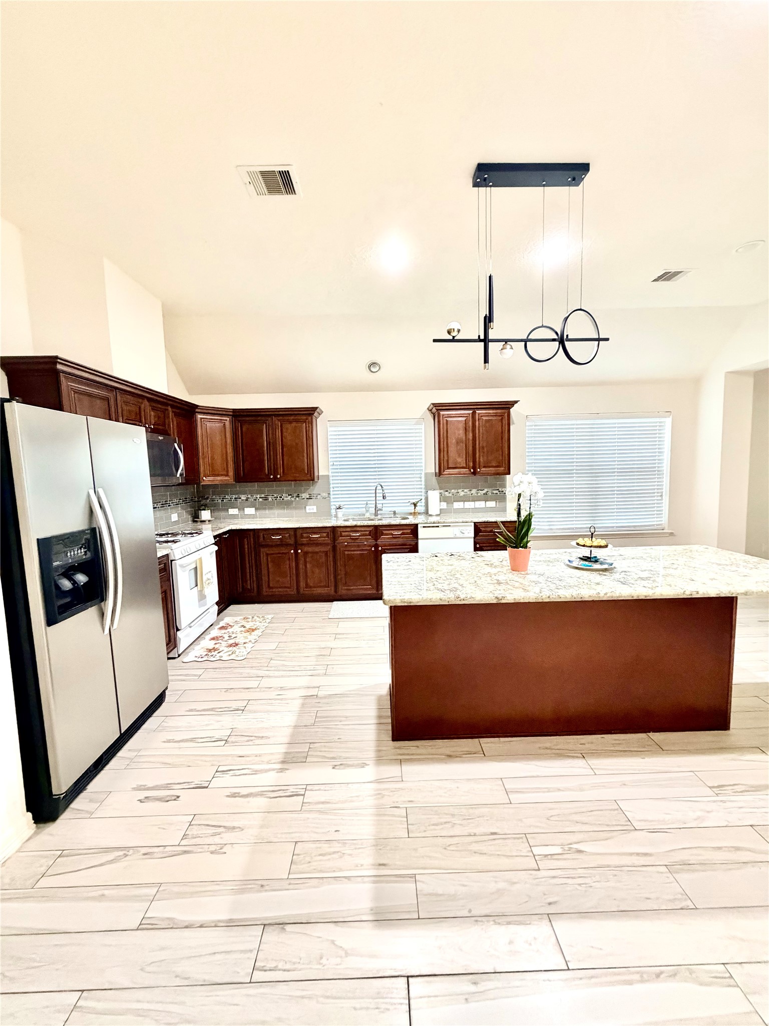 10823 Coral Garden Lane Property Photo 12