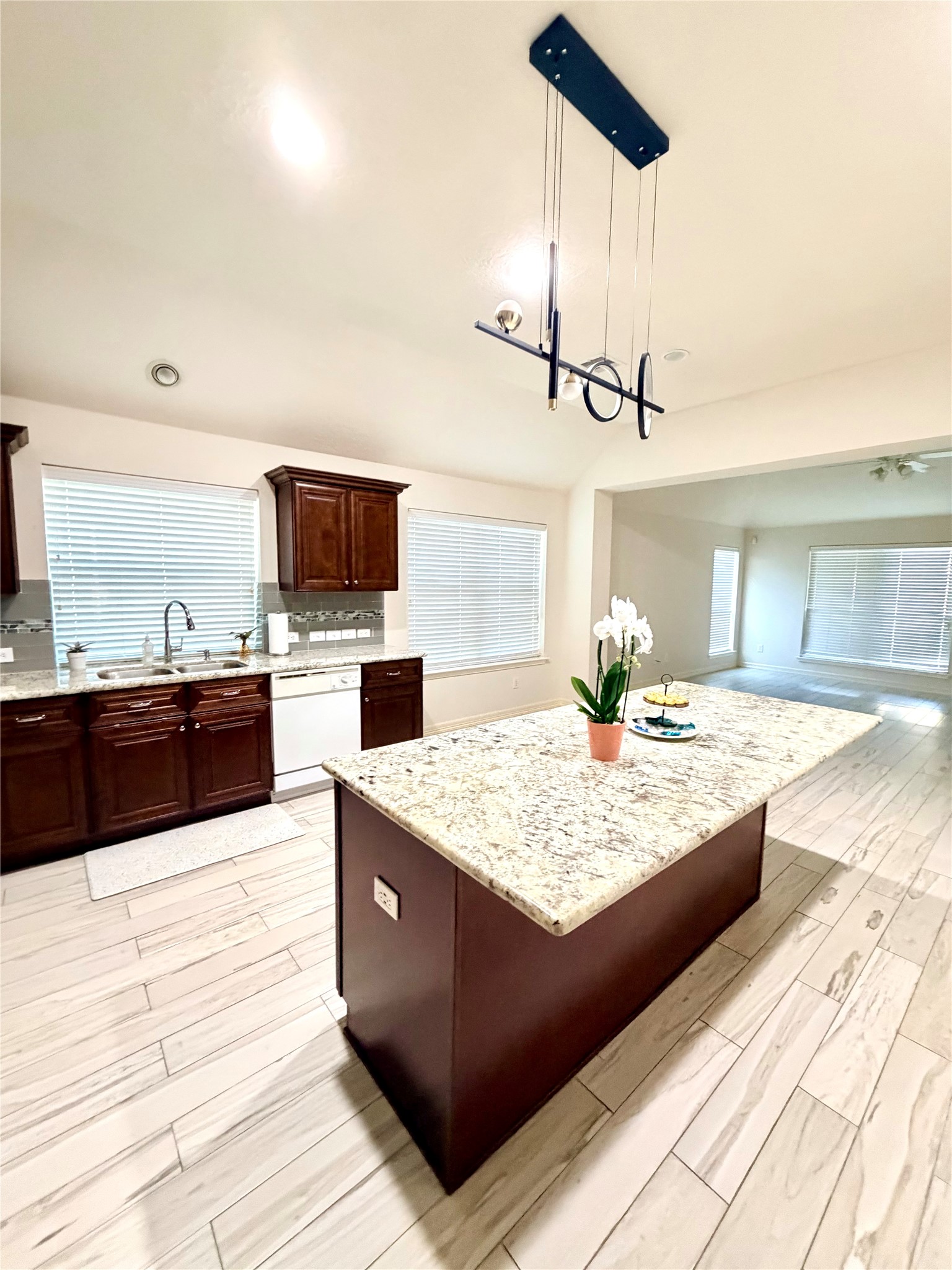 10823 Coral Garden Lane Property Photo 13