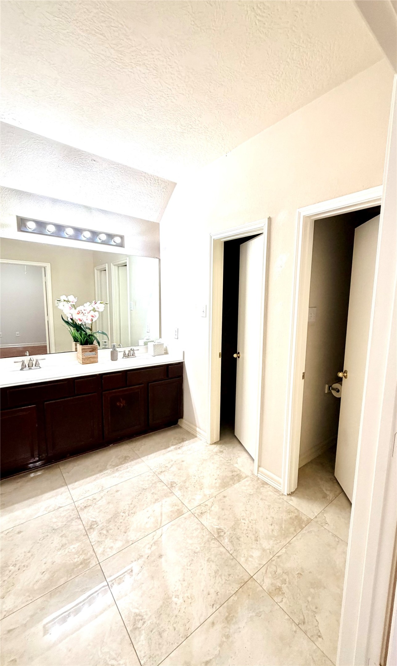 10823 Coral Garden Lane Property Photo 23