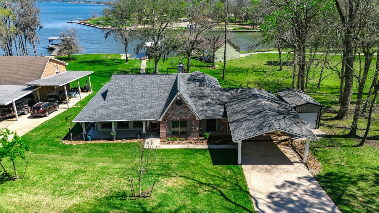 310 Cove Loop Property Photo 1