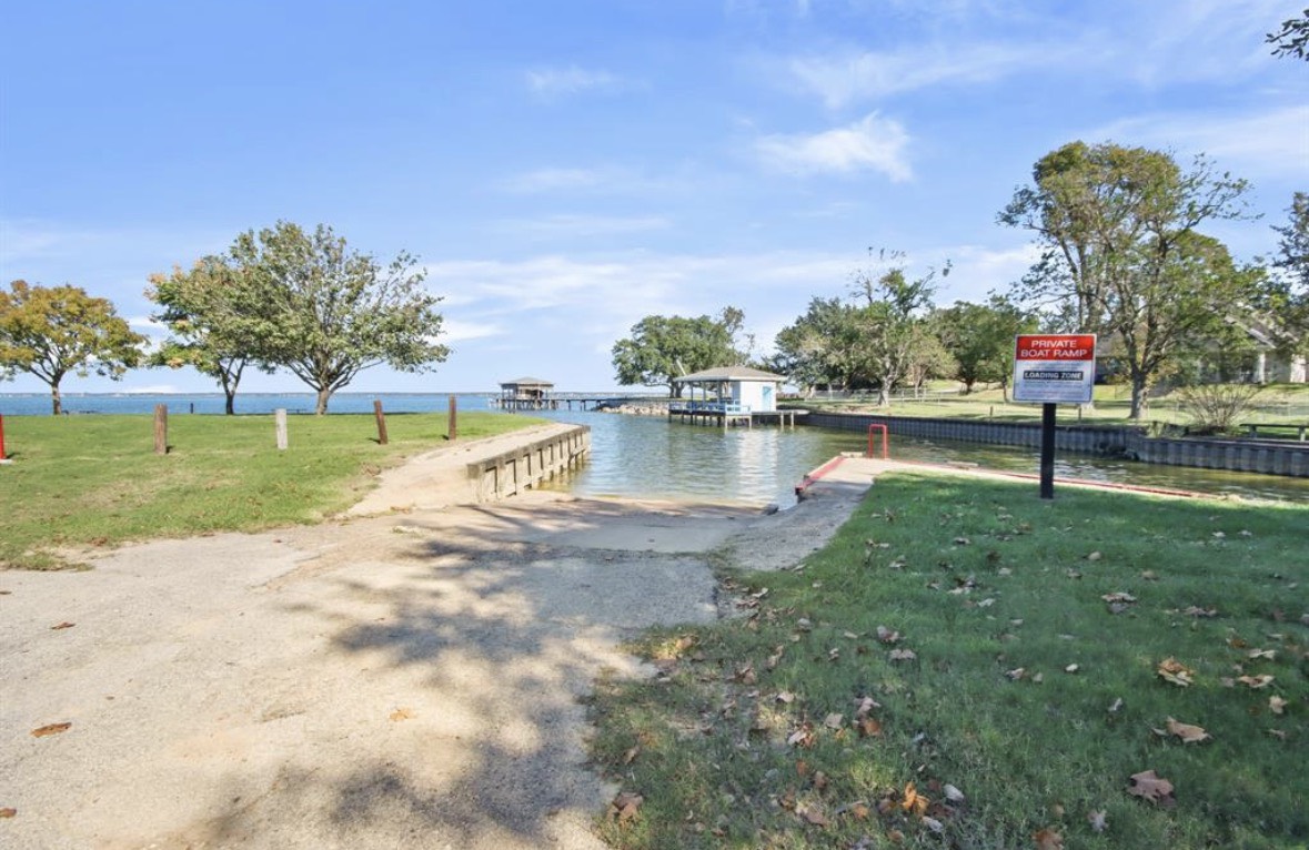 310 Cove Loop Property Photo 46