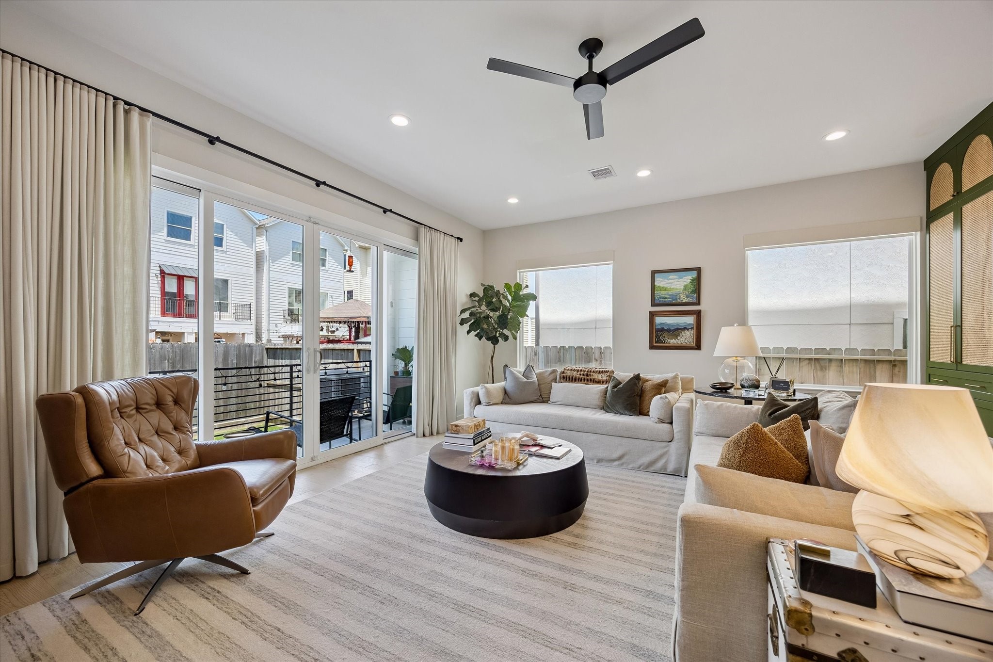 5532 Darling Street Property Photo 2